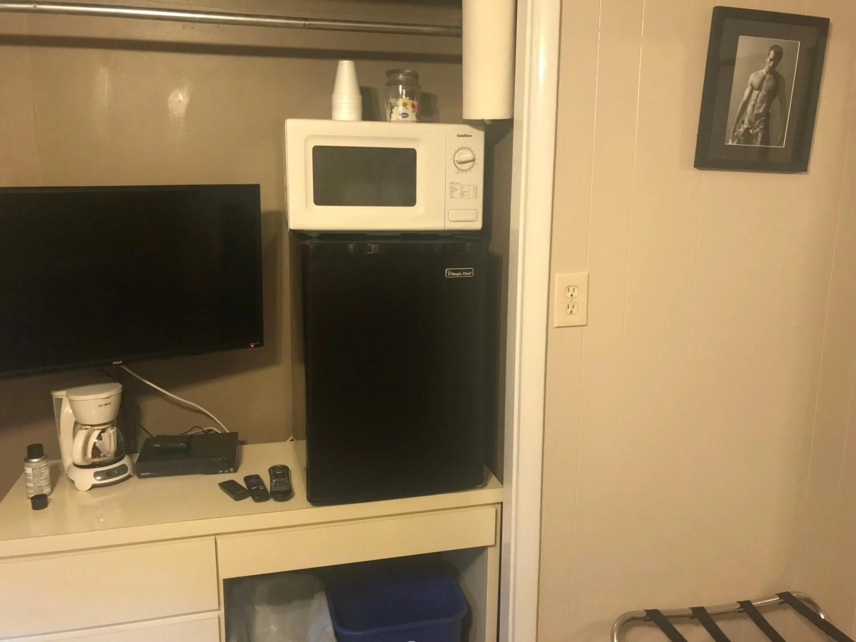 INN LEATHER GUEST HOUSE-GAY MALE ONLY