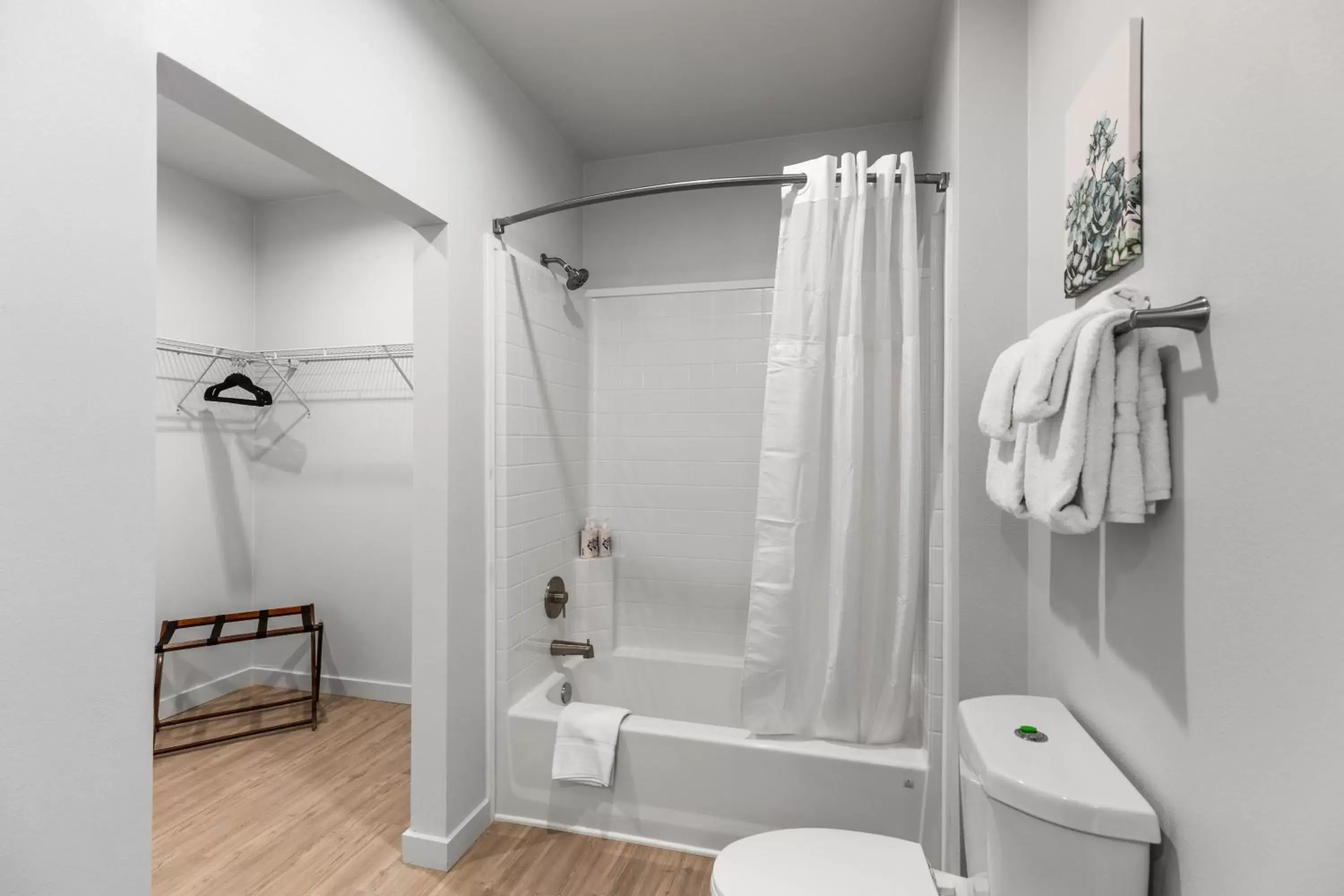Bathroom in Flatz432 Apartments by Barsala
