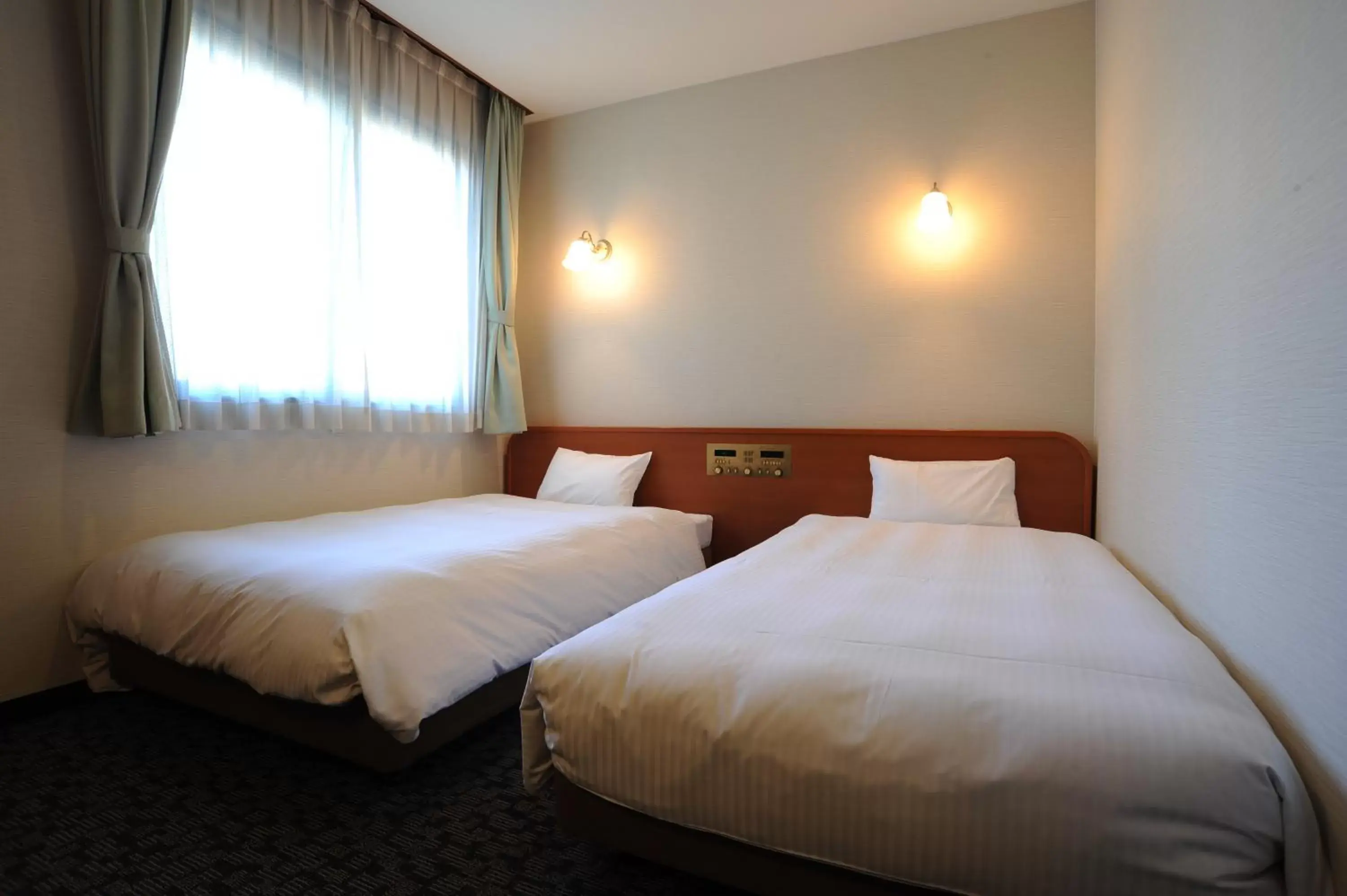 Photo of the whole room, Bed in Suizenji Comfort Hotel