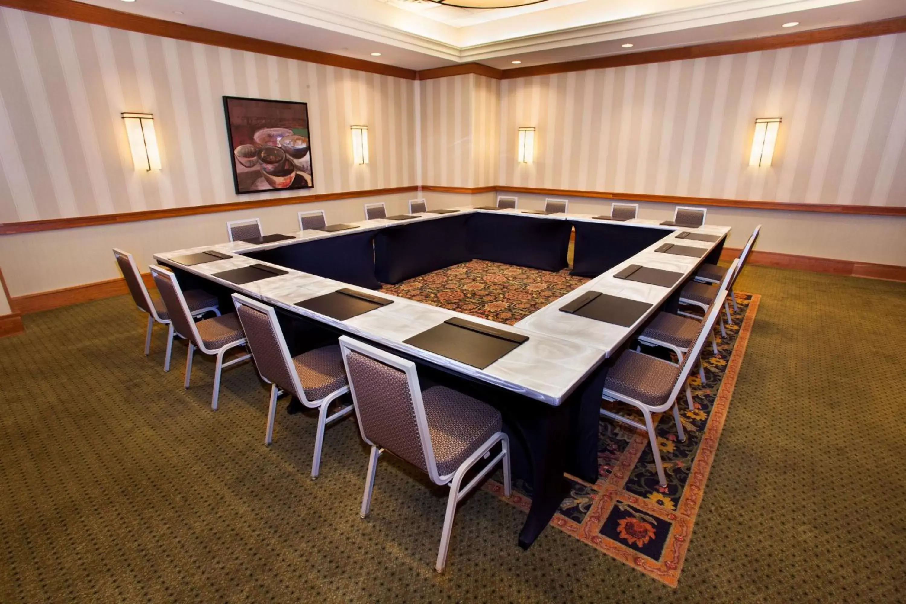 Meeting/conference room in Hilton Suites Chicago/Oakbrook Terrace