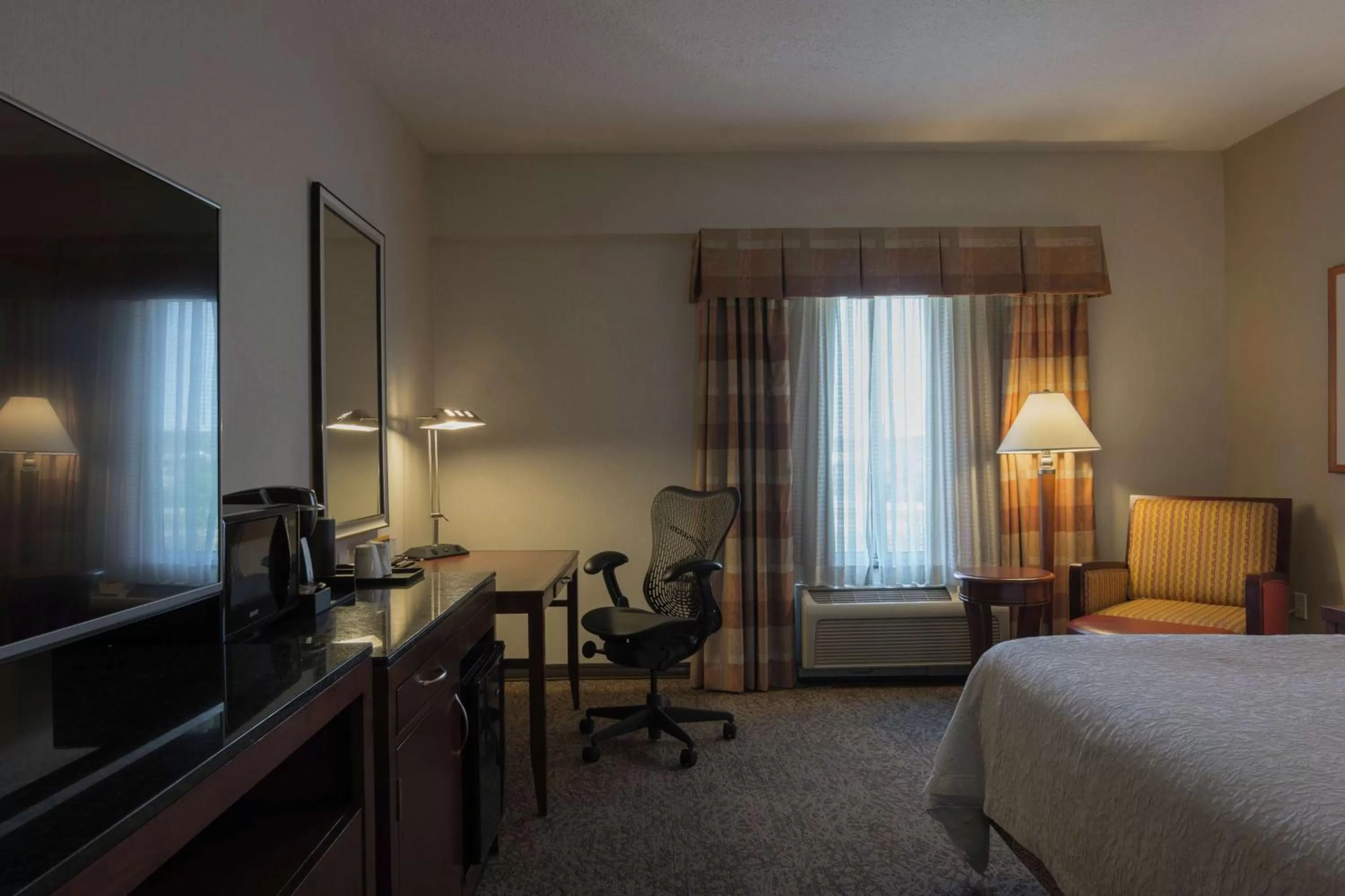 Bedroom, Bed in Hilton Garden Inn Bangor