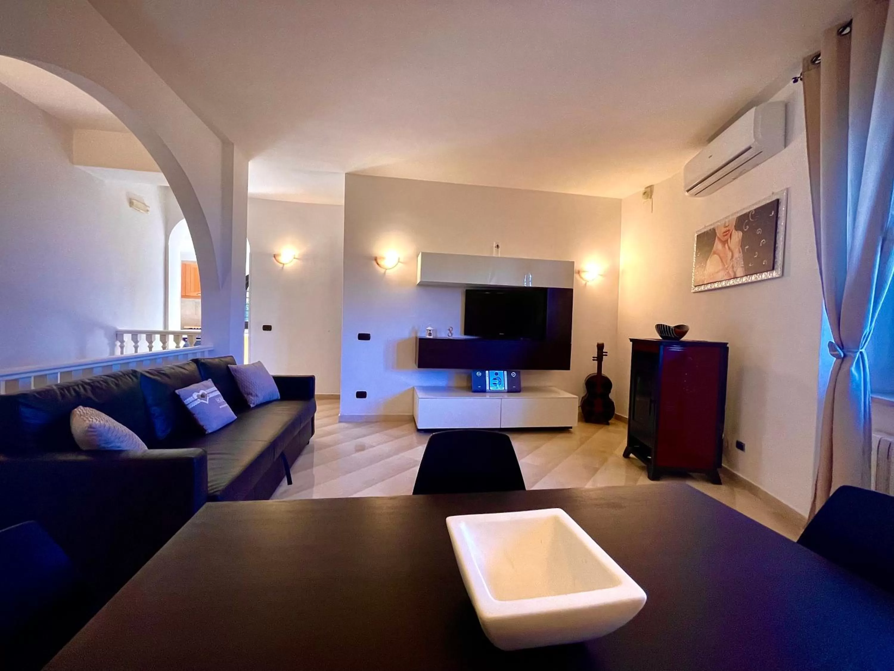 TV and multimedia, Seating Area in Villa Pignatelli