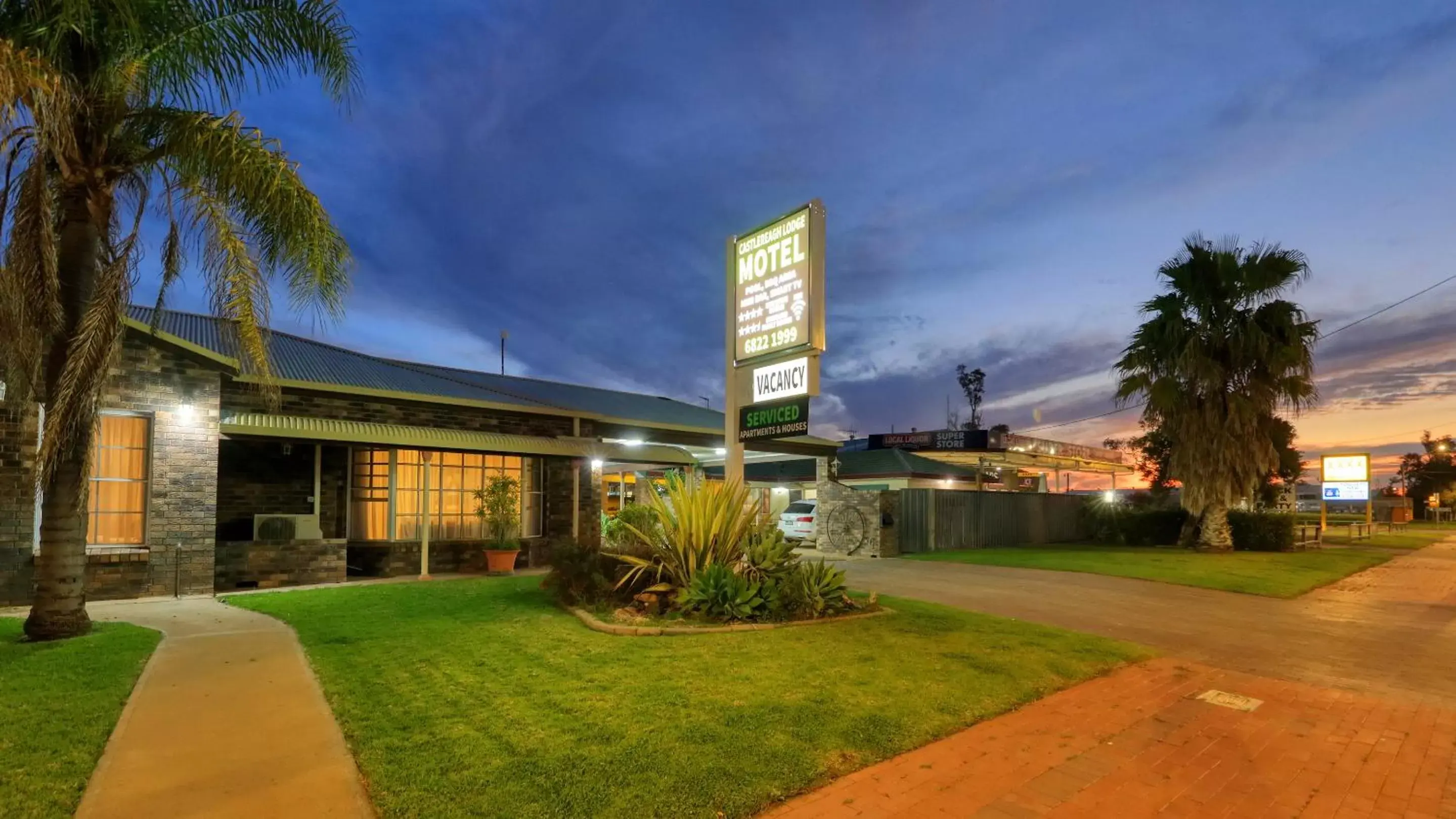 Property Building in Castlereagh Lodge Motel