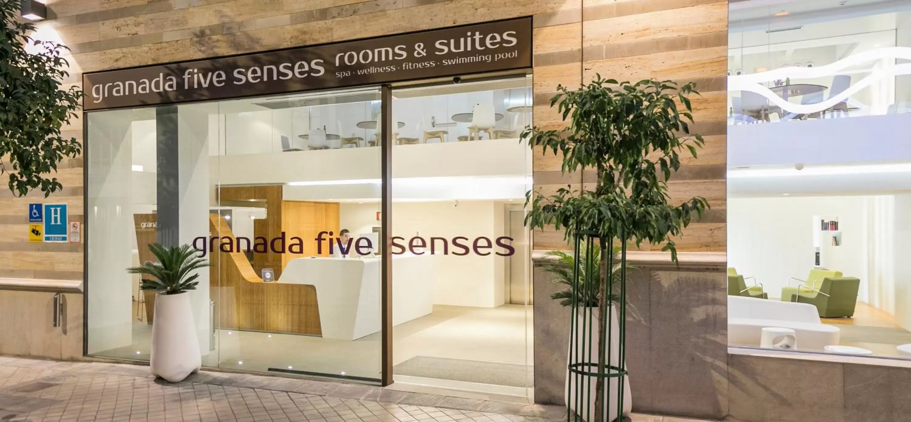 Facade/entrance in Hotel Macià Granada Five Senses Rooms & Suites