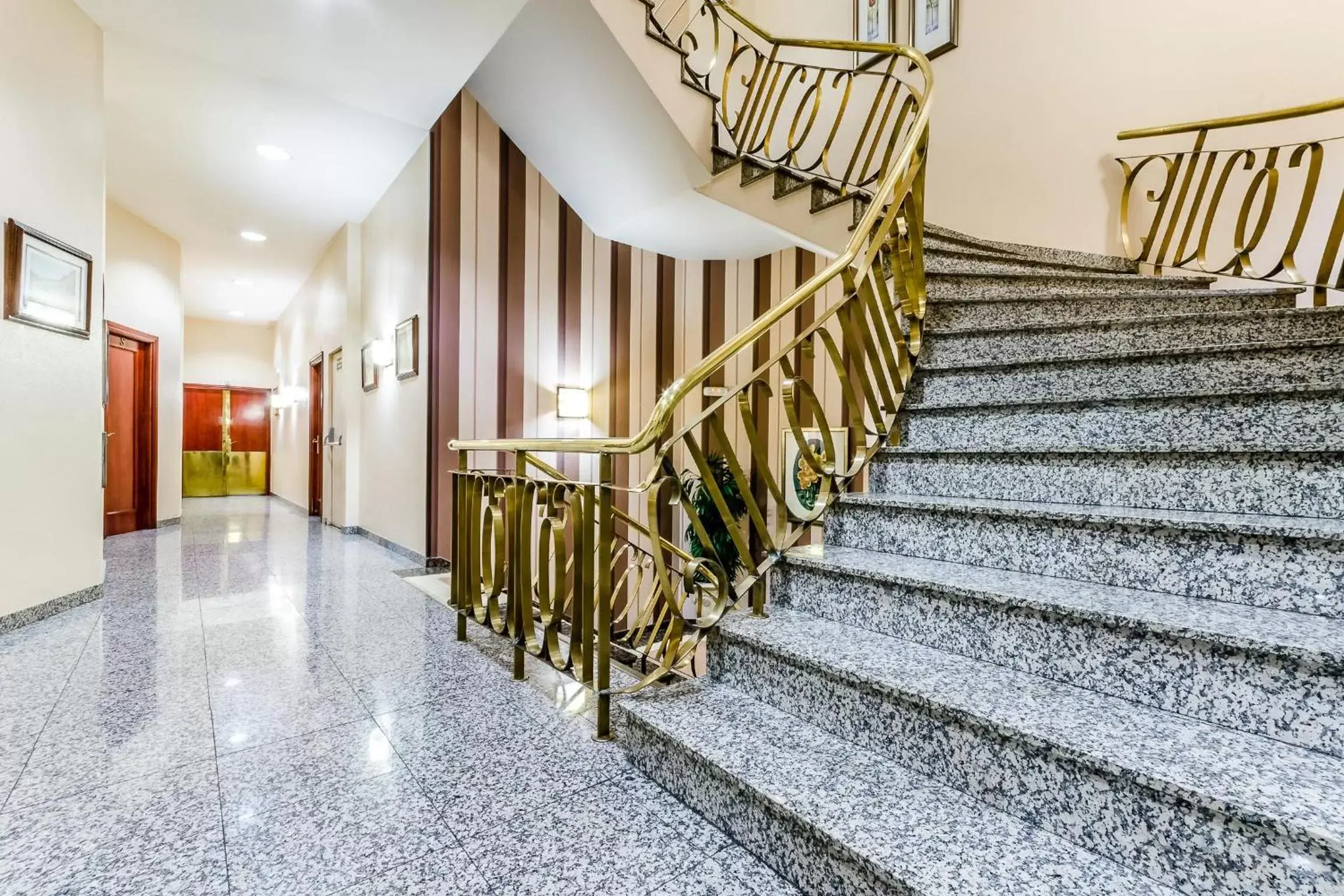 Property building in Galicia Palace Property building in Galicia Palace