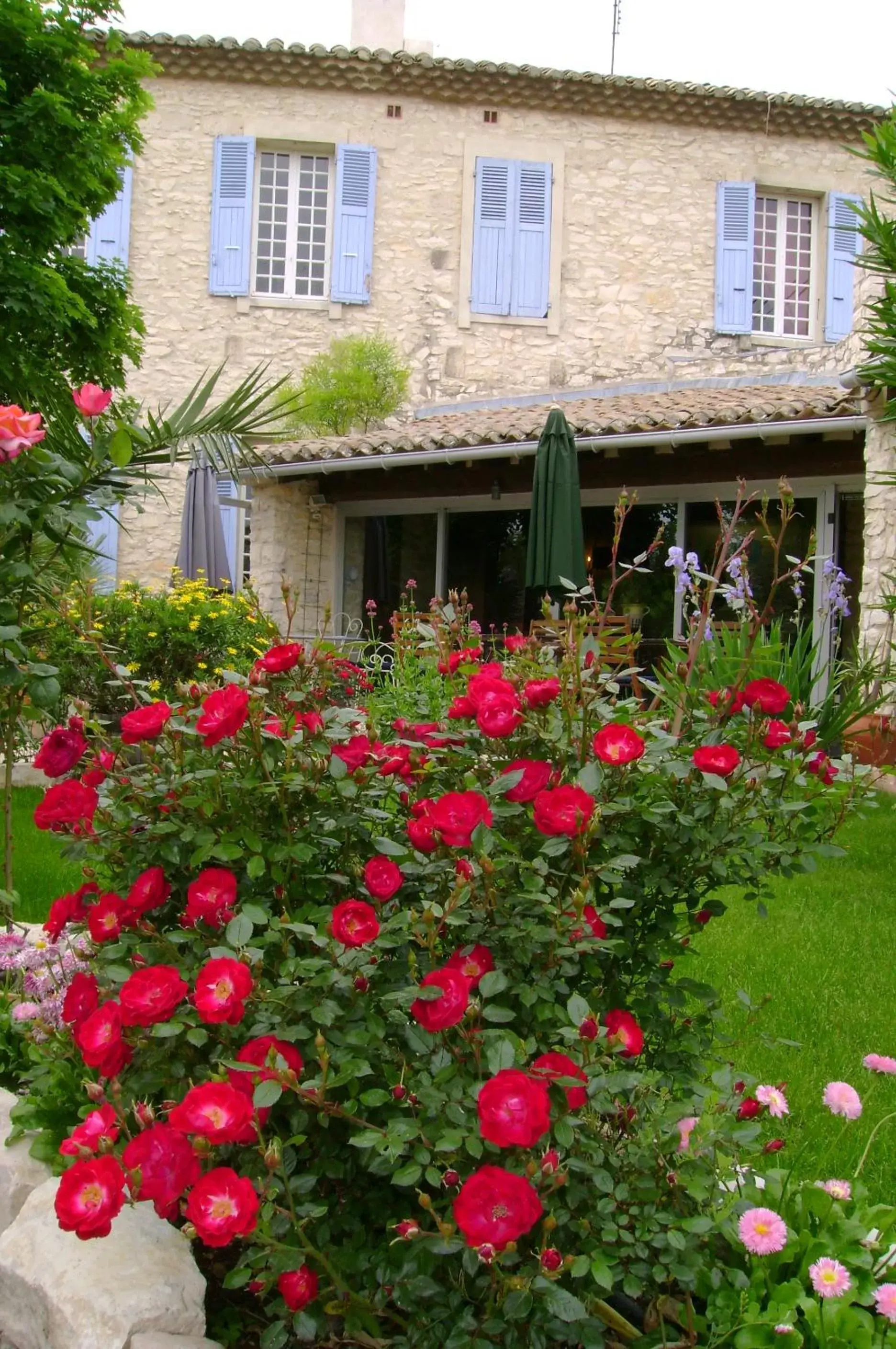 Facade/entrance, Property Building in Logis Auberge De Tavel