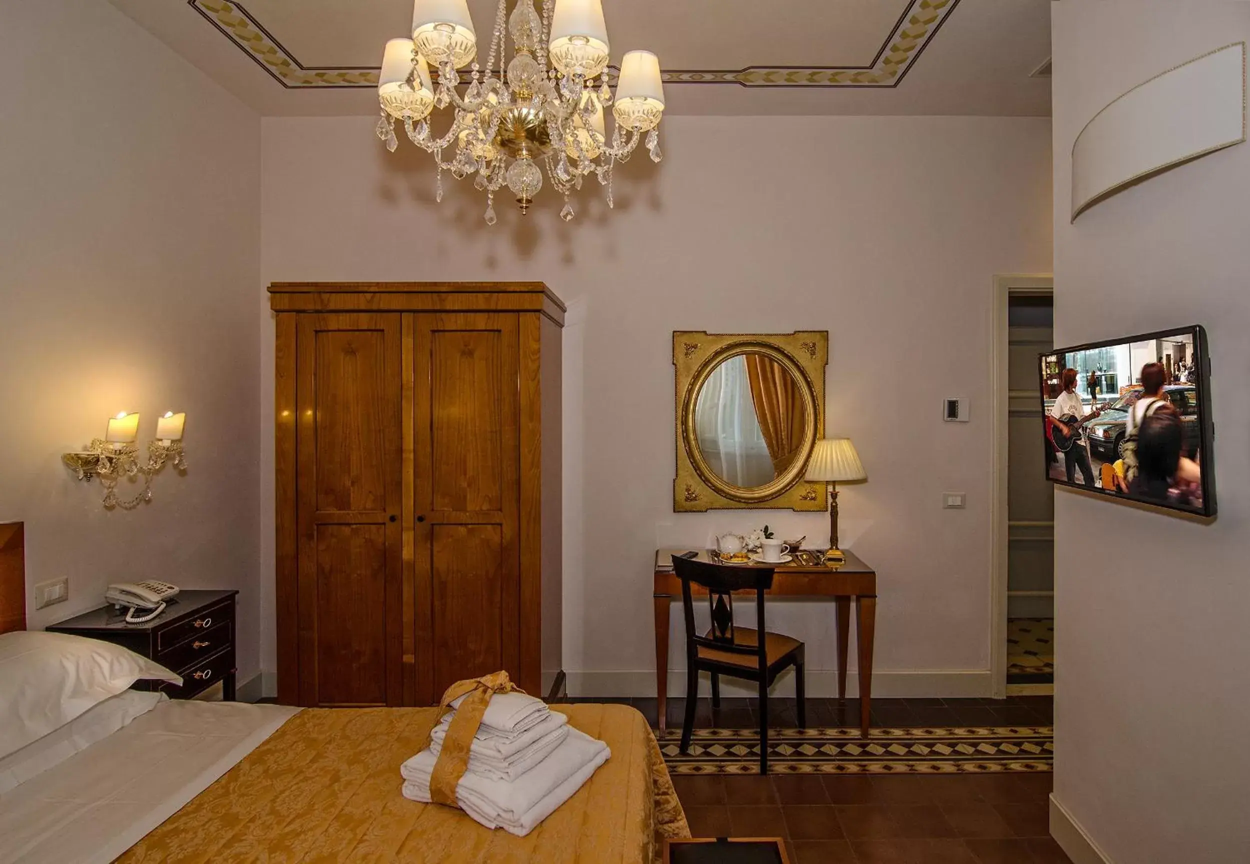 Photo of the whole room, Room Photo in Lucca in Azzurro Maison de Charme