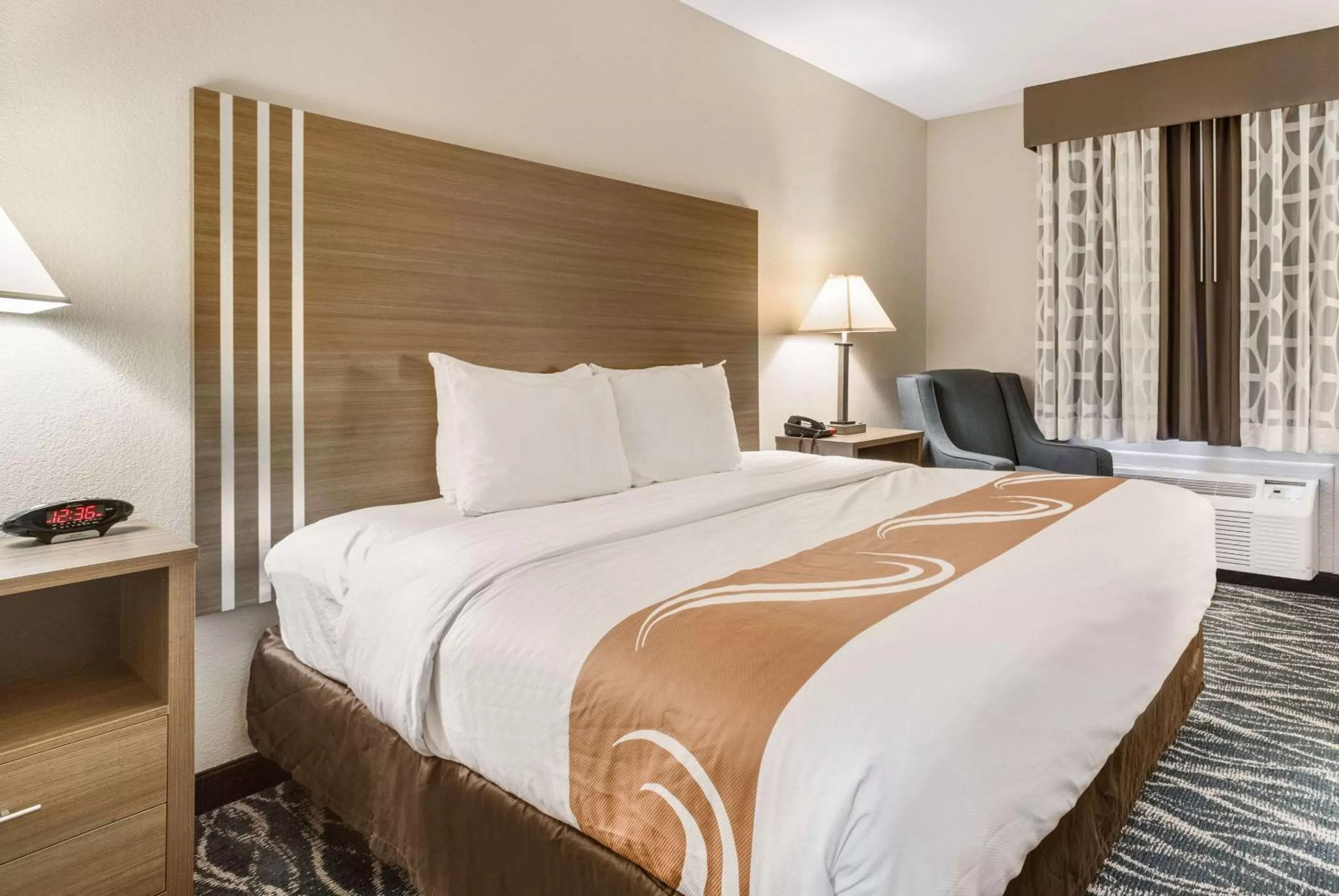 Photo of the whole room, Bed in Quality Inn Effingham North