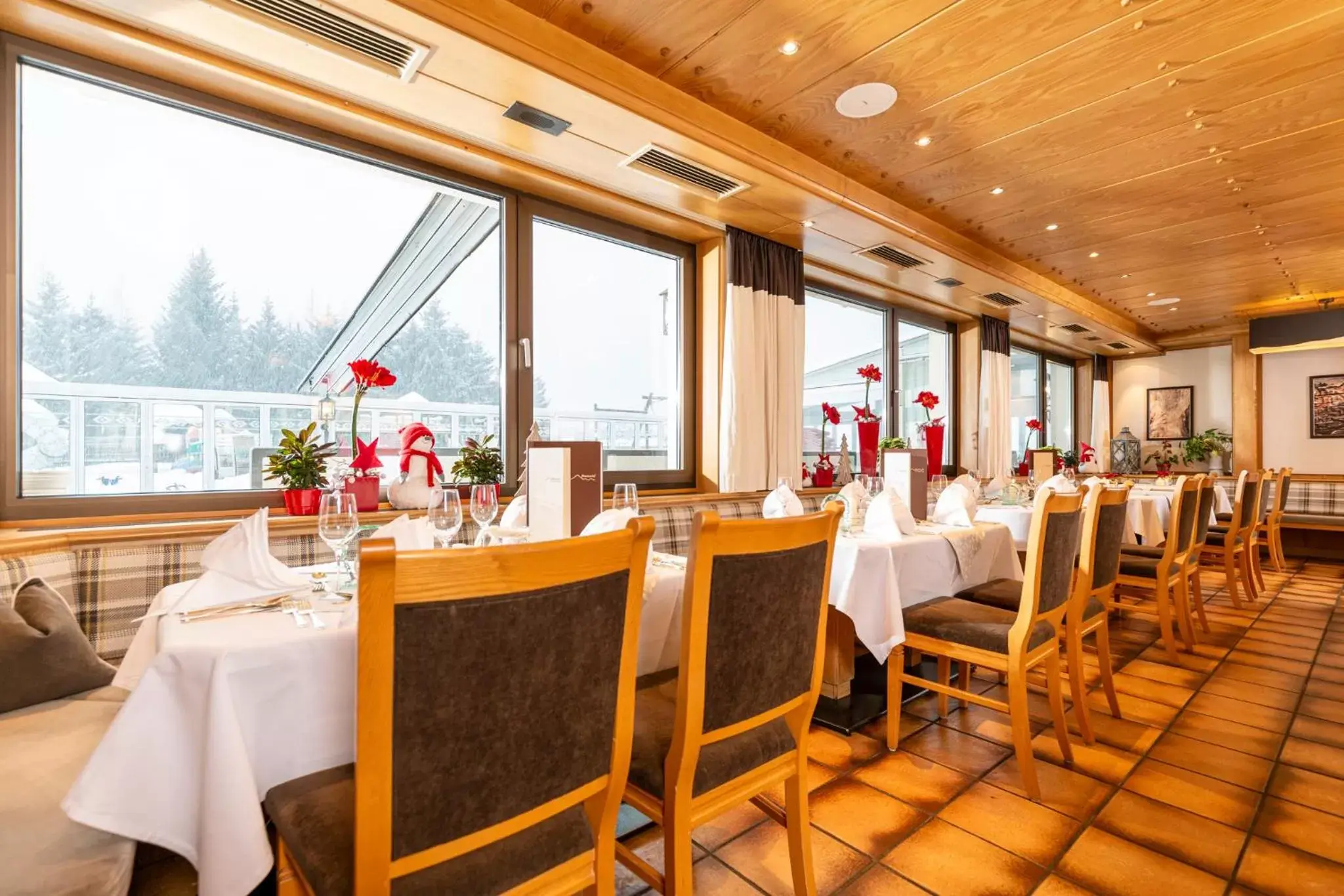 Restaurant/Places to Eat in Kinder- & Gletscherhotel Hintertuxerhof