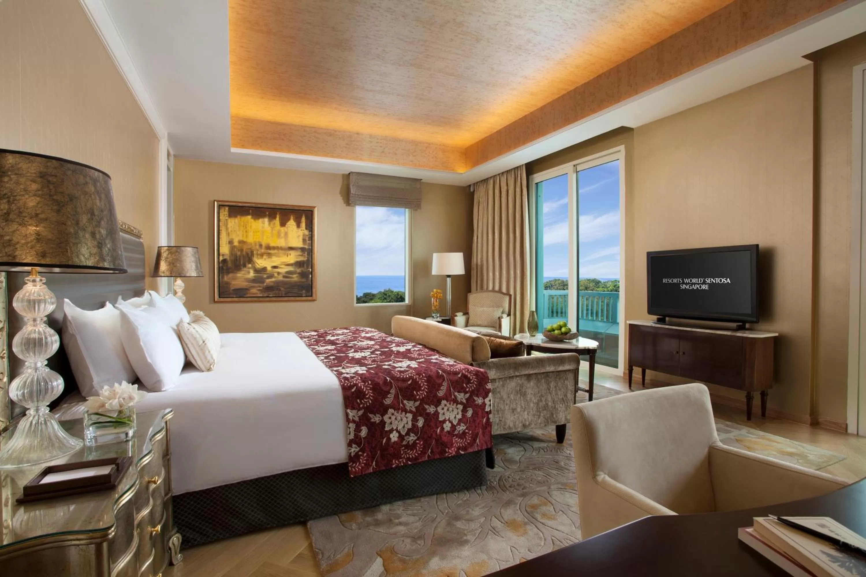 Bed in Resorts World Sentosa - Hotel Michael