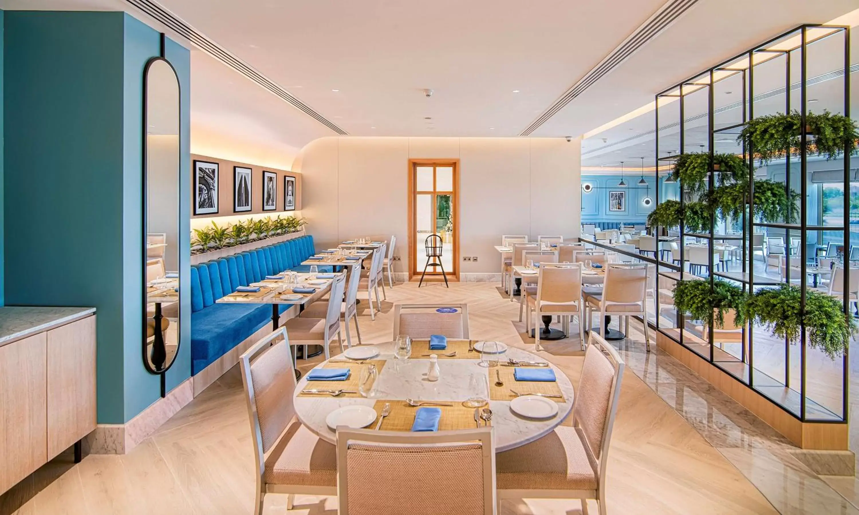 Restaurant/Places to Eat in Radisson Blu Hotel & Resort, Abu Dhabi Corniche