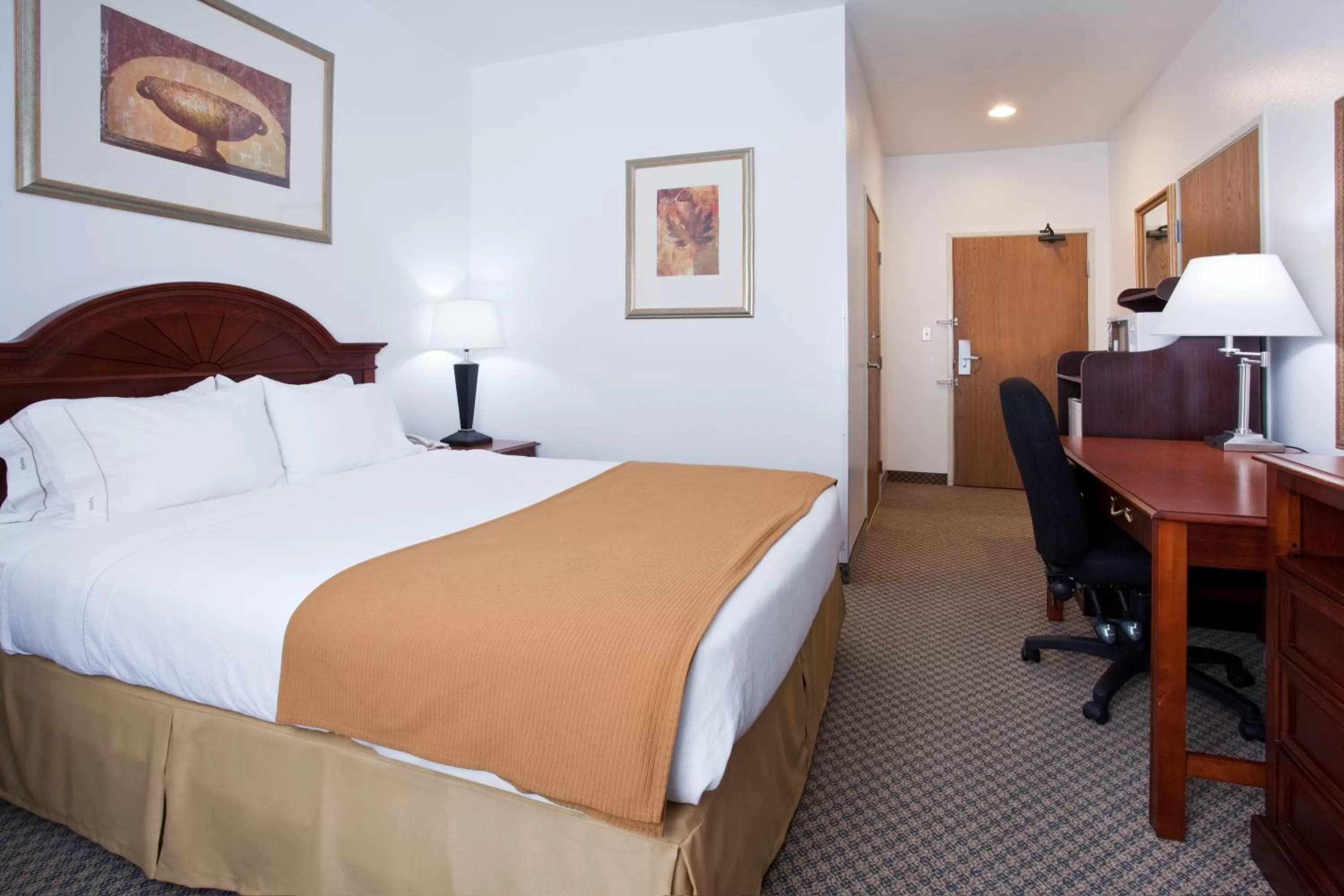 Bed in Wingate by Wyndham Eagle Vail Valley