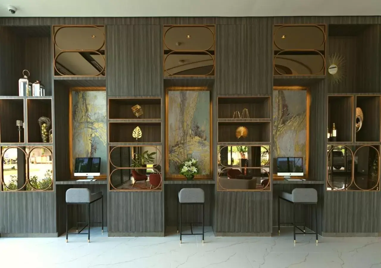 Lobby or reception in Grand Summit Hotel General Santos