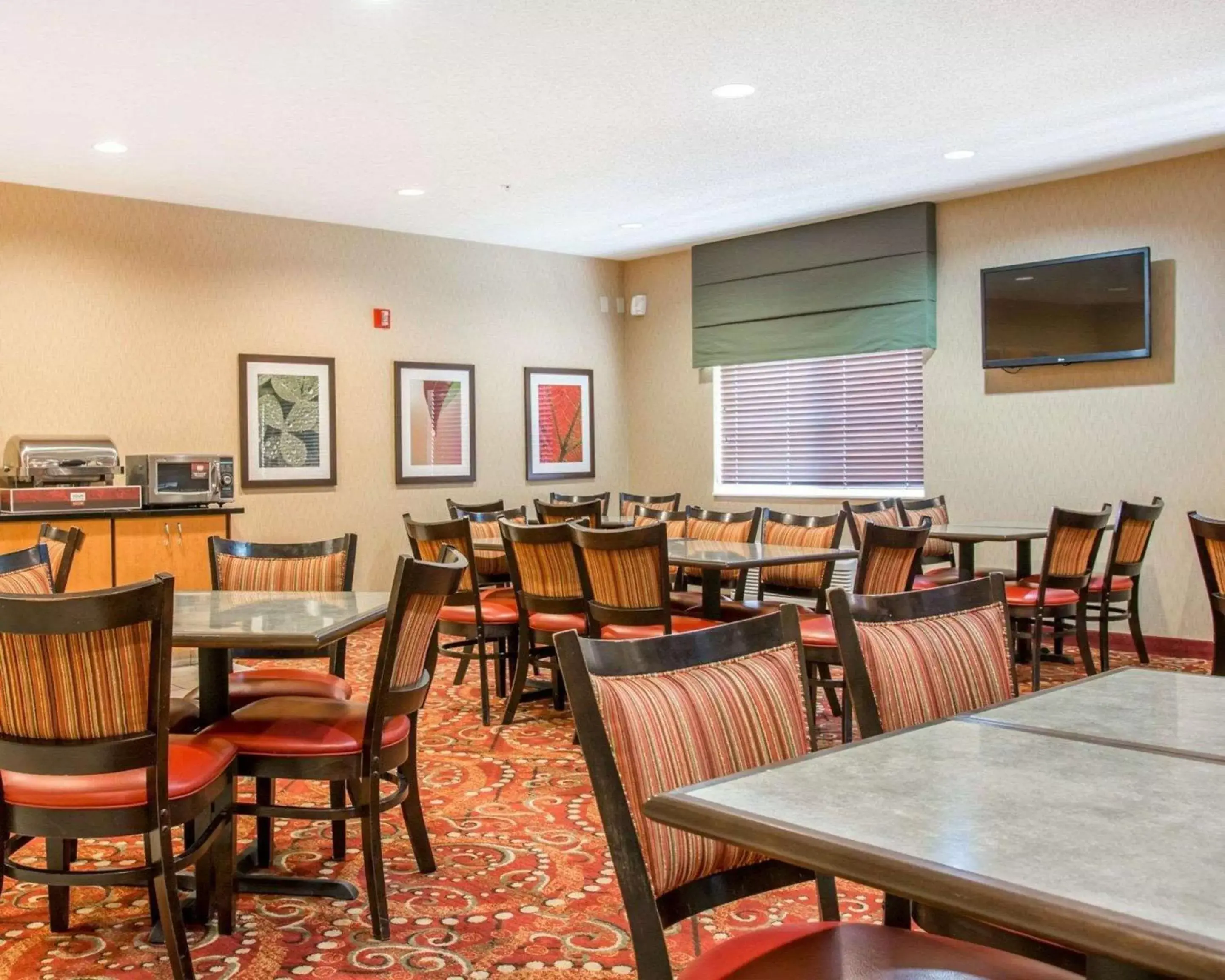 Restaurant/Places to Eat in Comfort Suites Saginaw