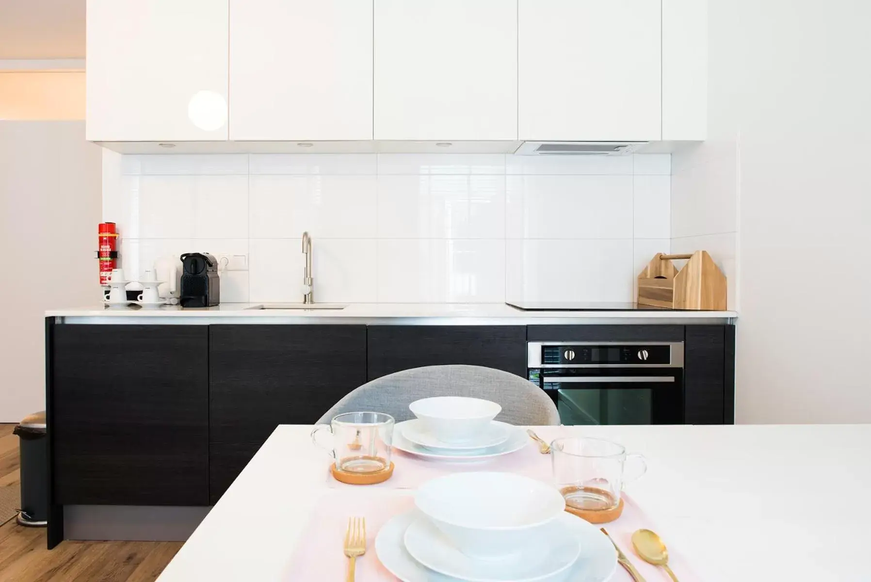 Dining area, Kitchen/Kitchenette in Mabi City Centre Hotel