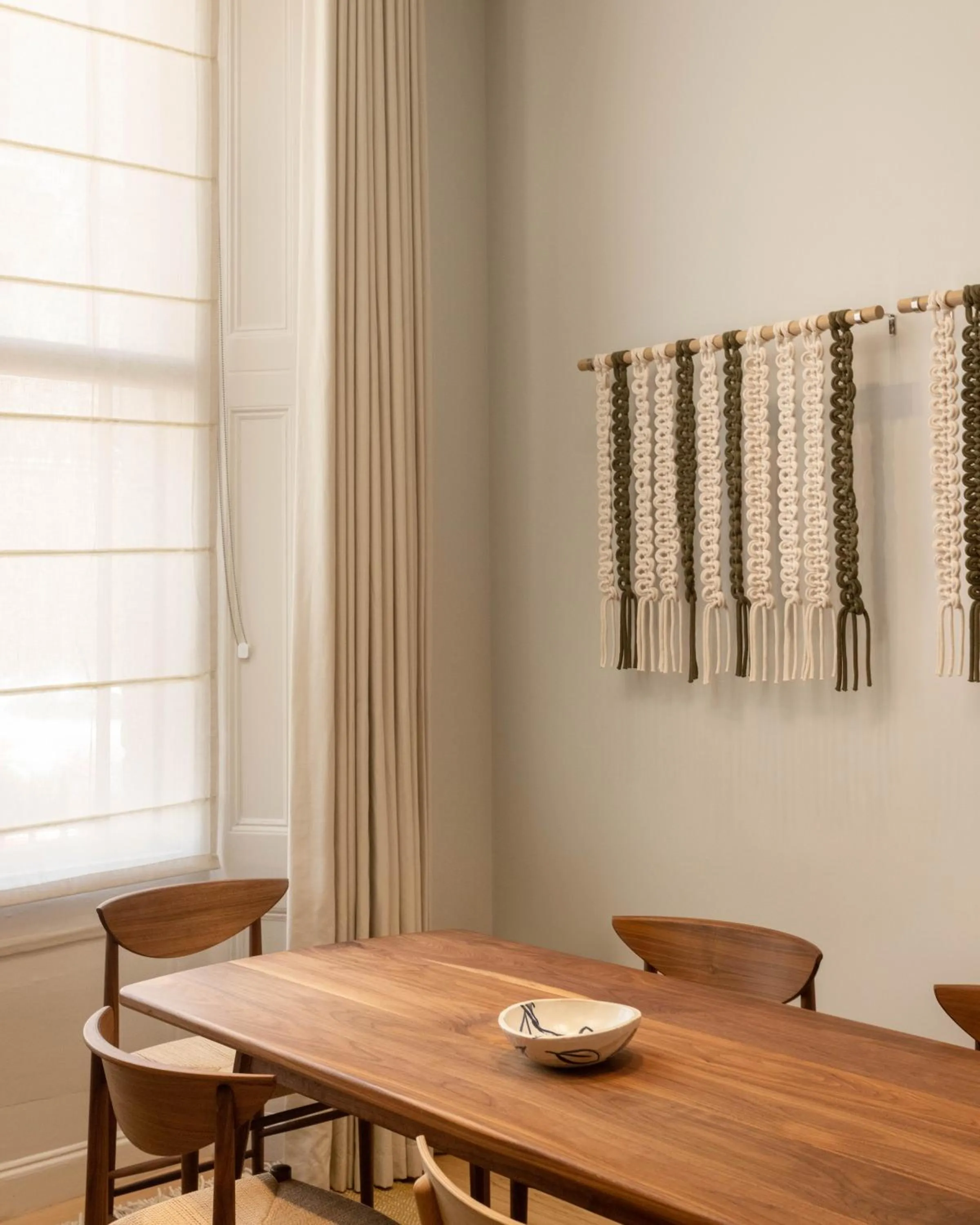 Library in Inhabit Queen's Gardens, a Member of Design Hotels