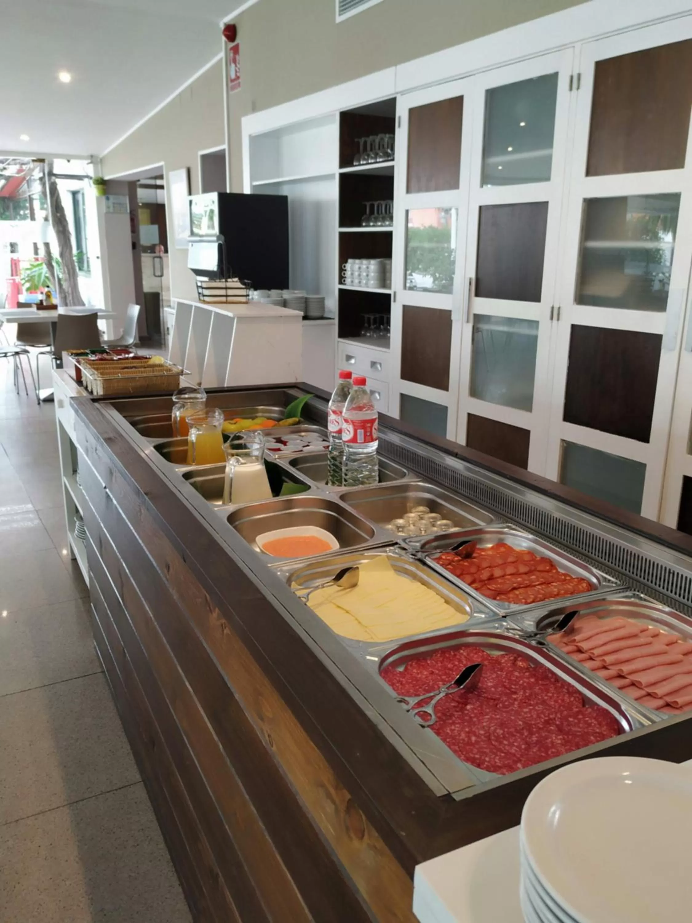 Buffet breakfast in Campomar Playa