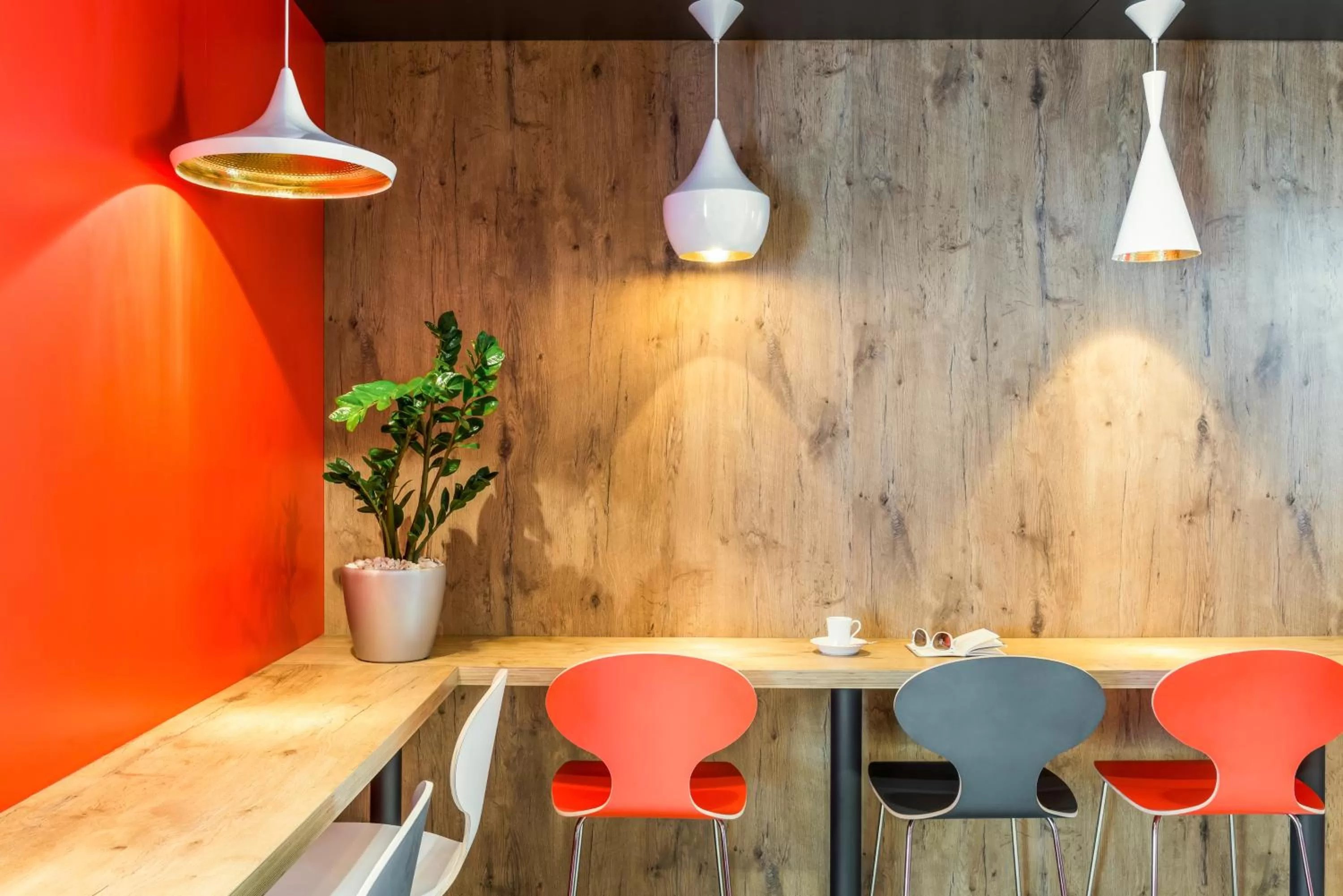 Restaurant/places to eat in ibis Paris Boulogne Billancourt