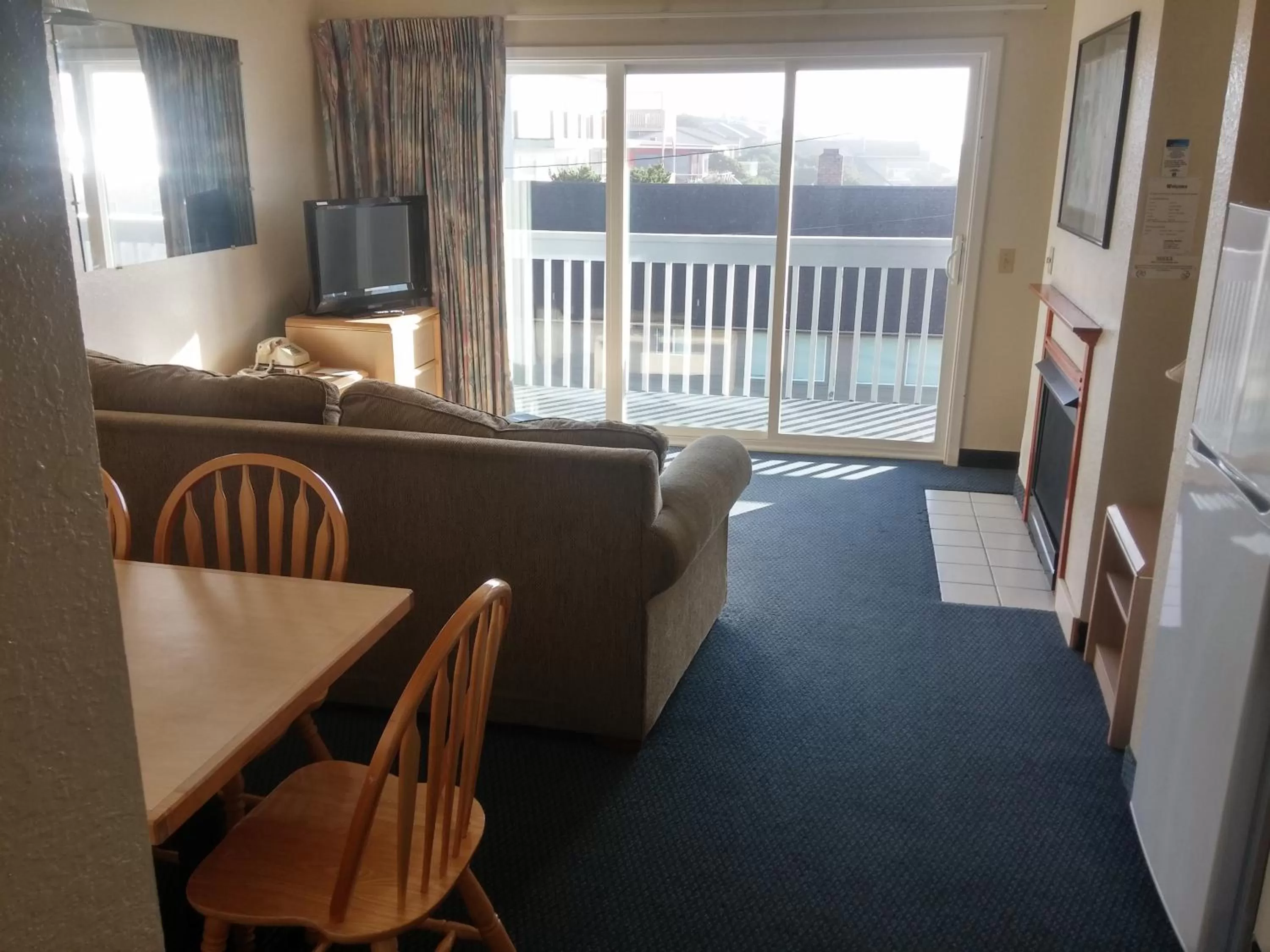 TV and multimedia in Surfside Resort