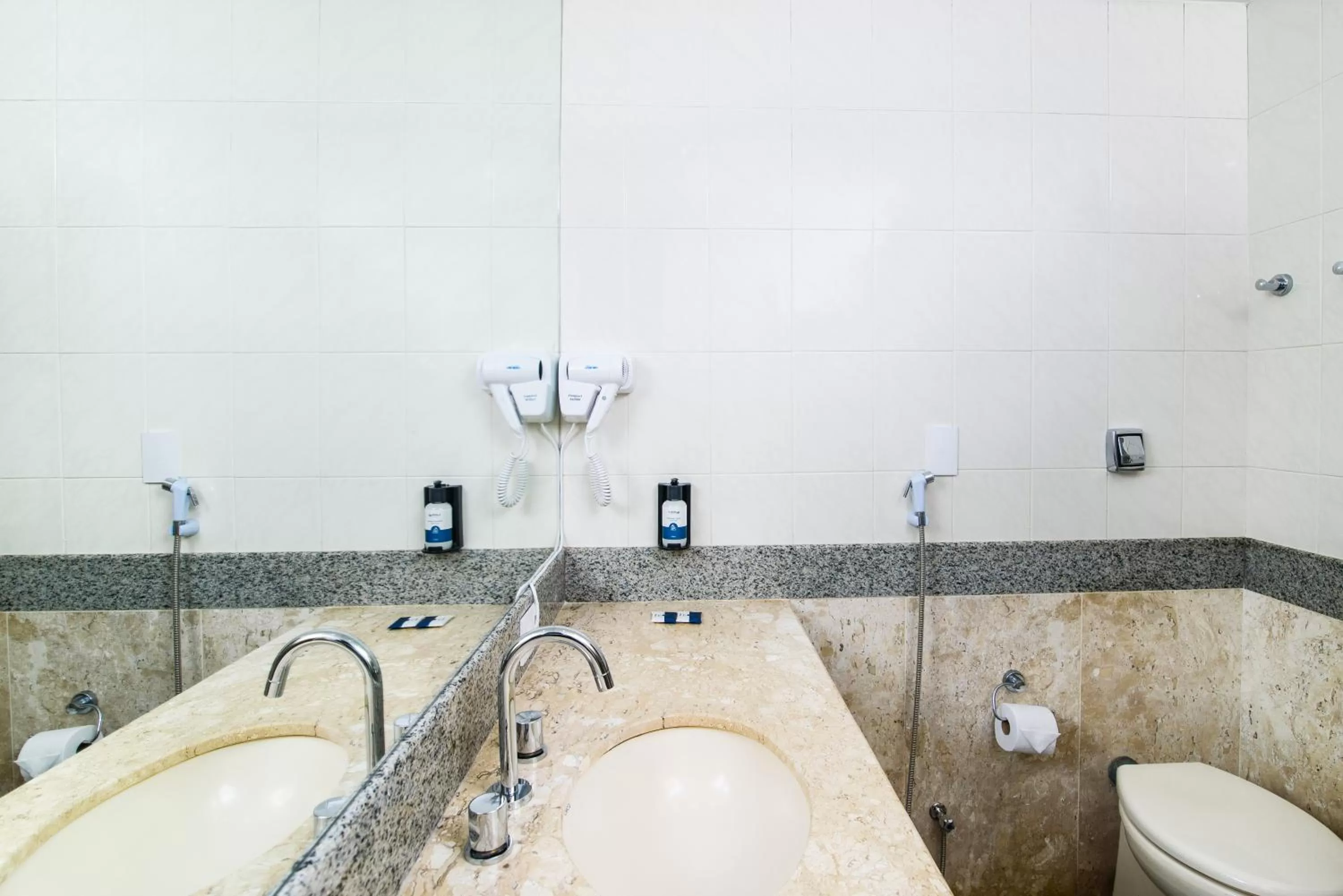 Bathroom in Slaviero Londrina Flat