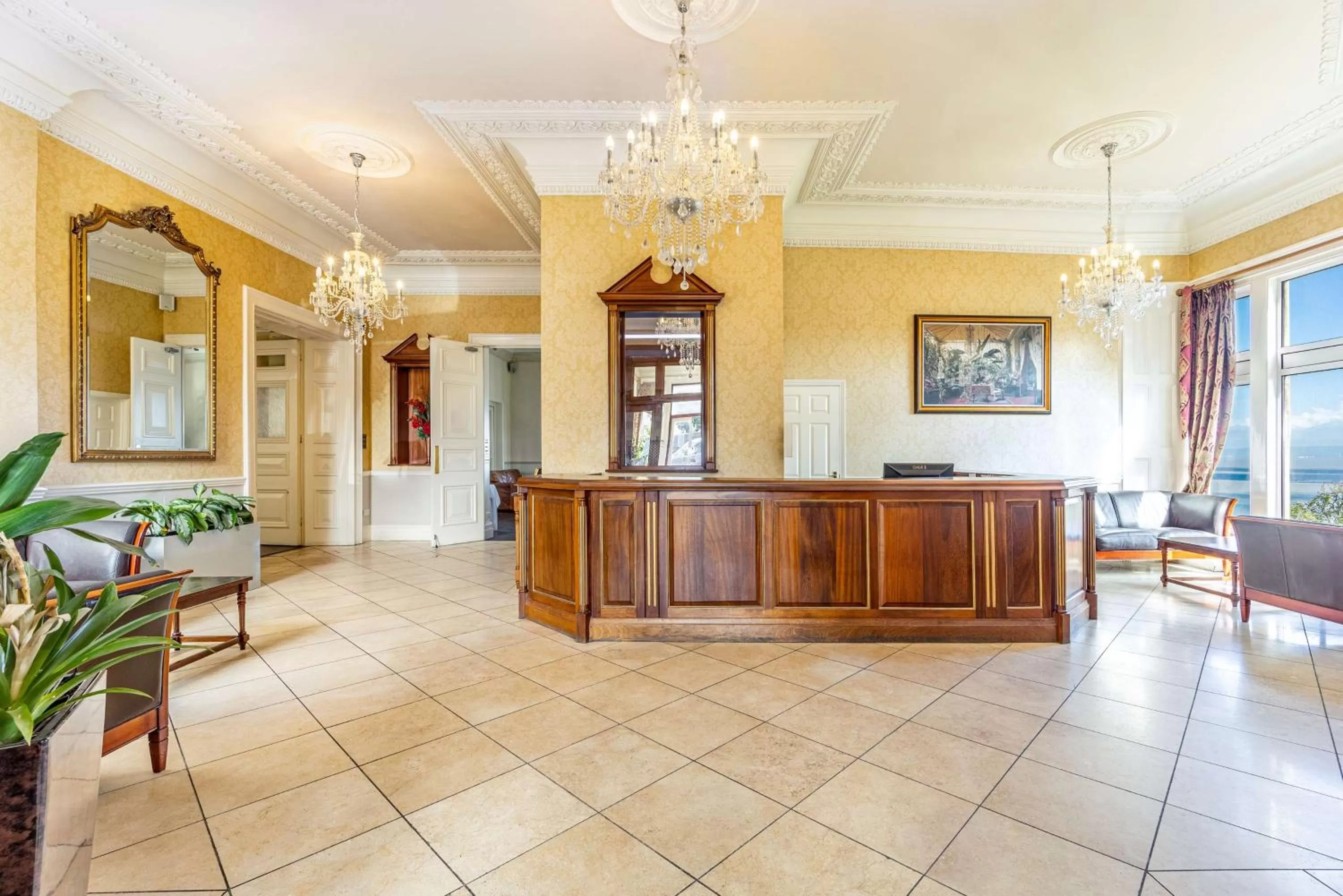 Lobby or reception in Best Western Walton Park Hotel