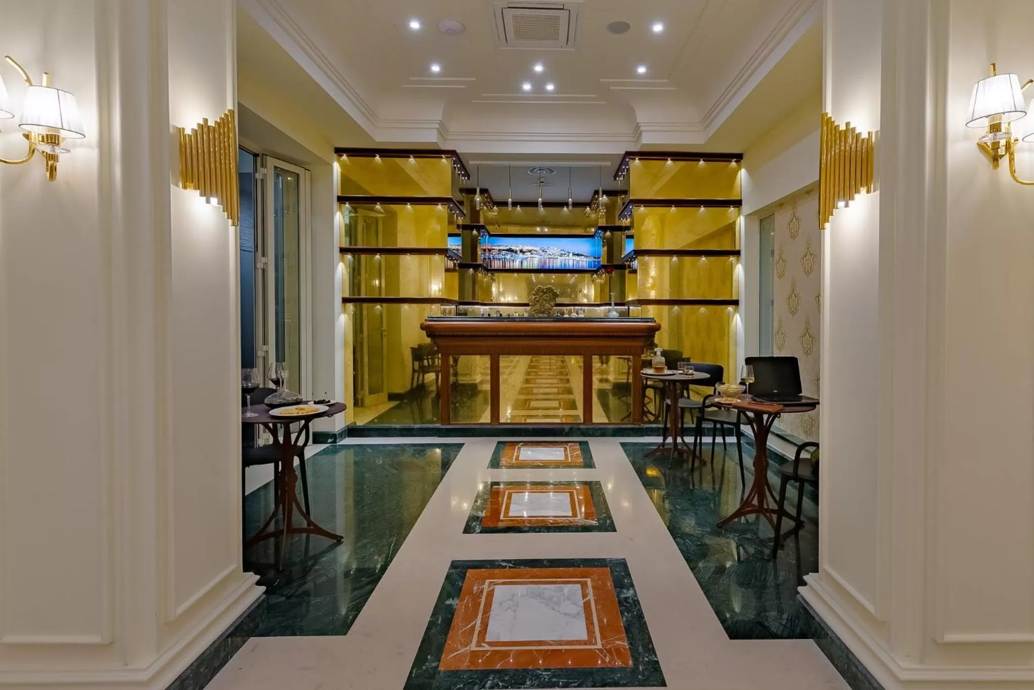 Living room in La Paloma Blanca Hotel