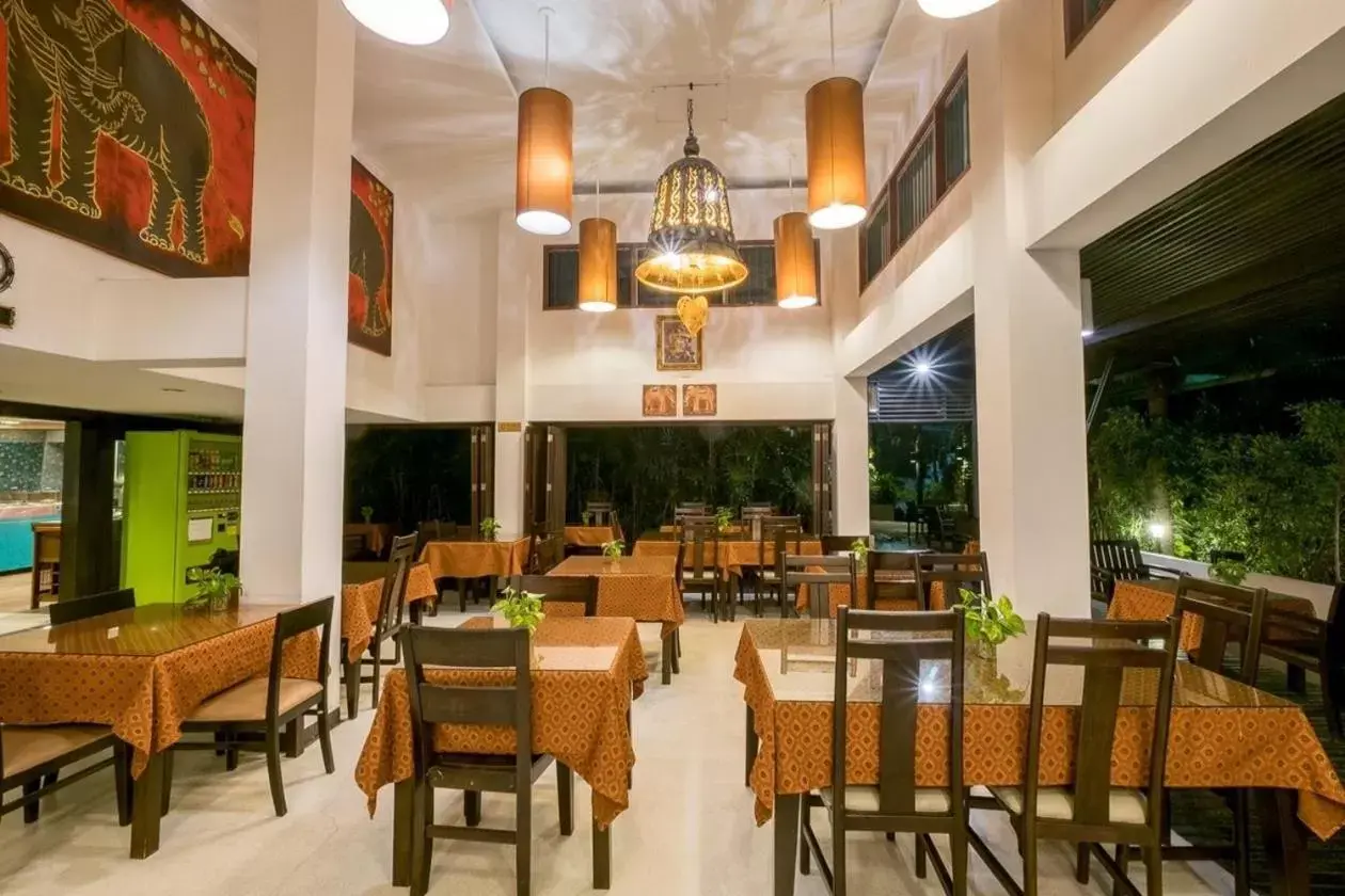Restaurant/Places to Eat in Siam Piman Hotel