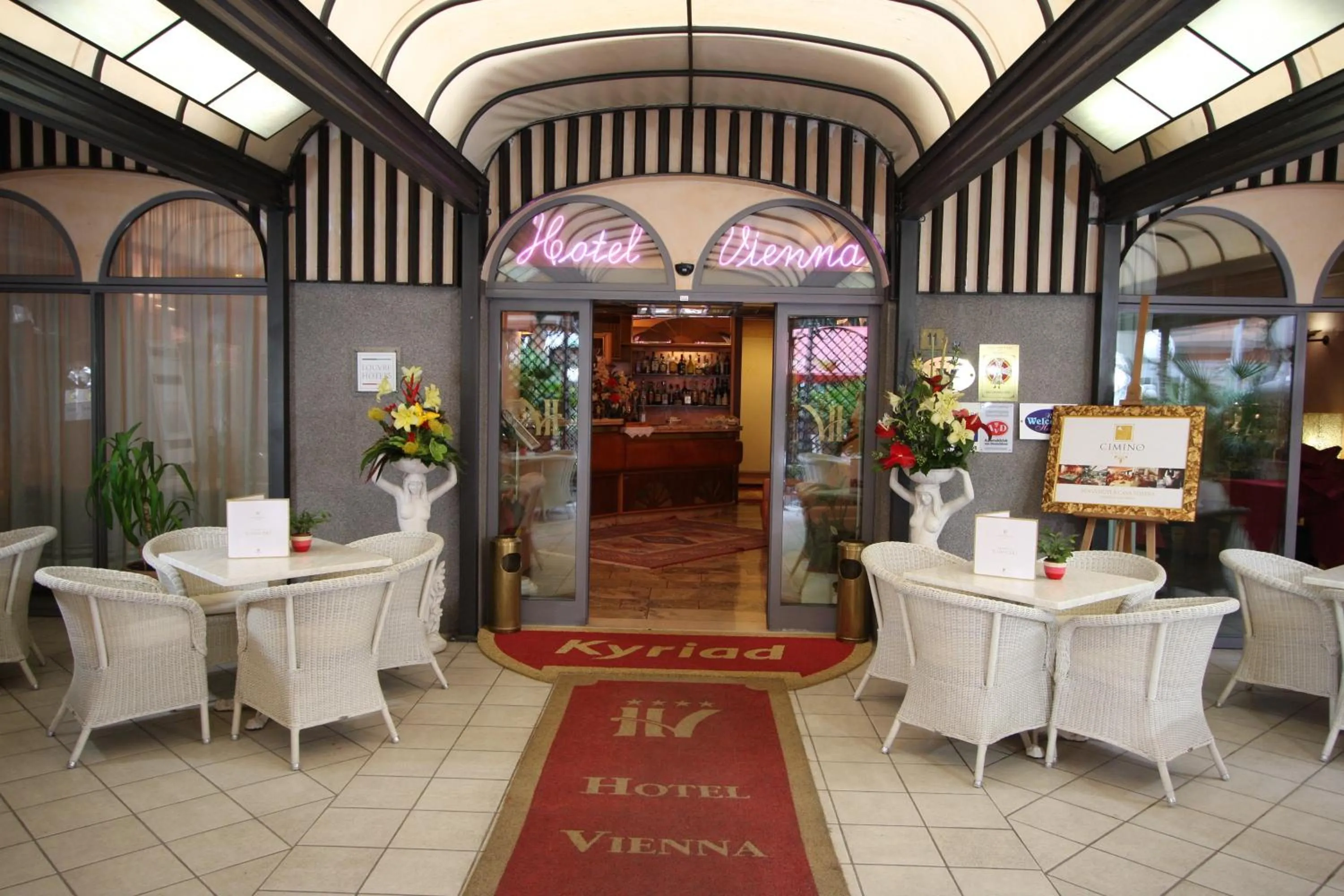 Facade/entrance in Hotel Vienna Ostenda e Ristorante il Danubio