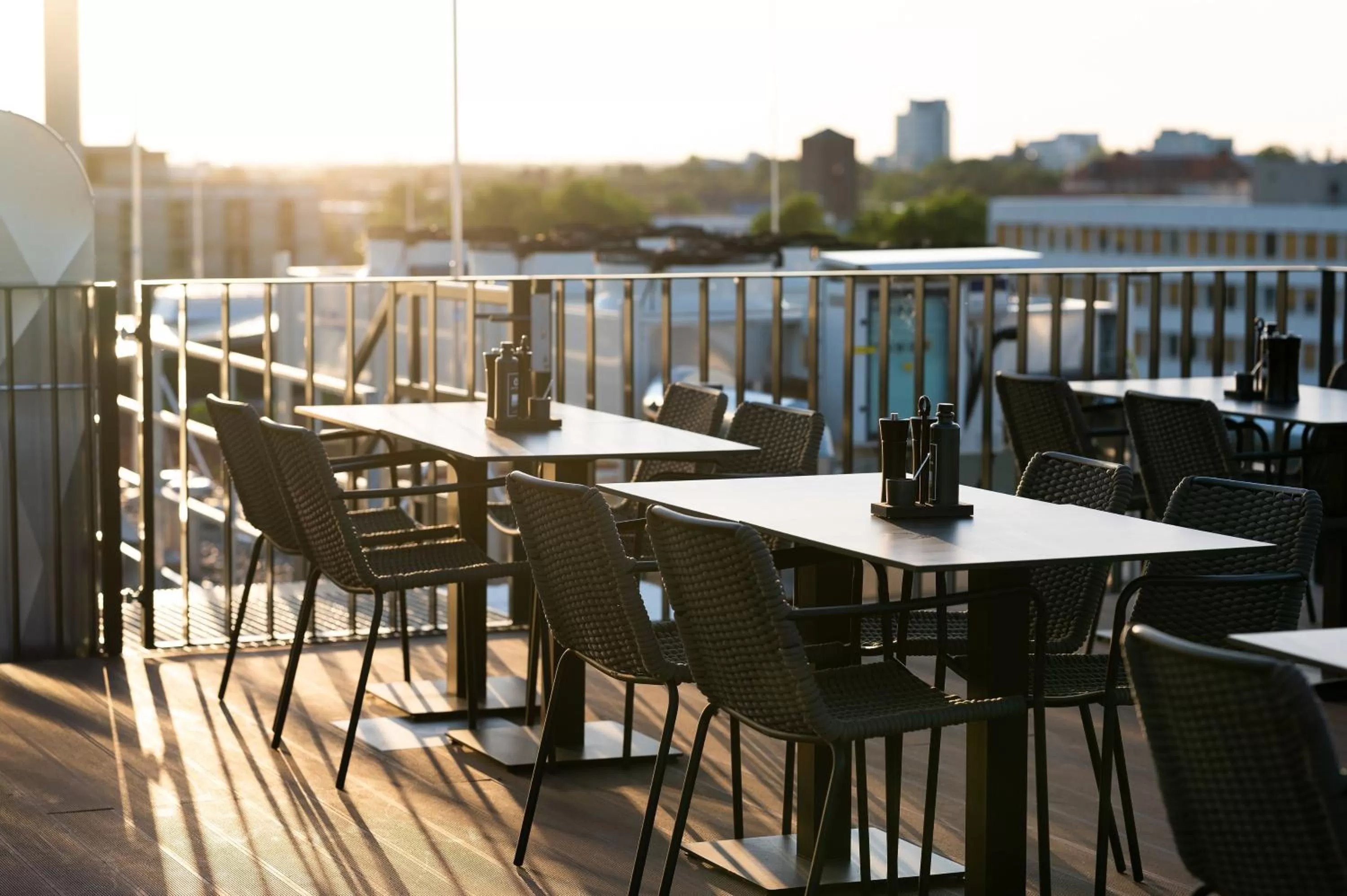 Restaurant/places to eat in Qube Hotel Bahnstadt