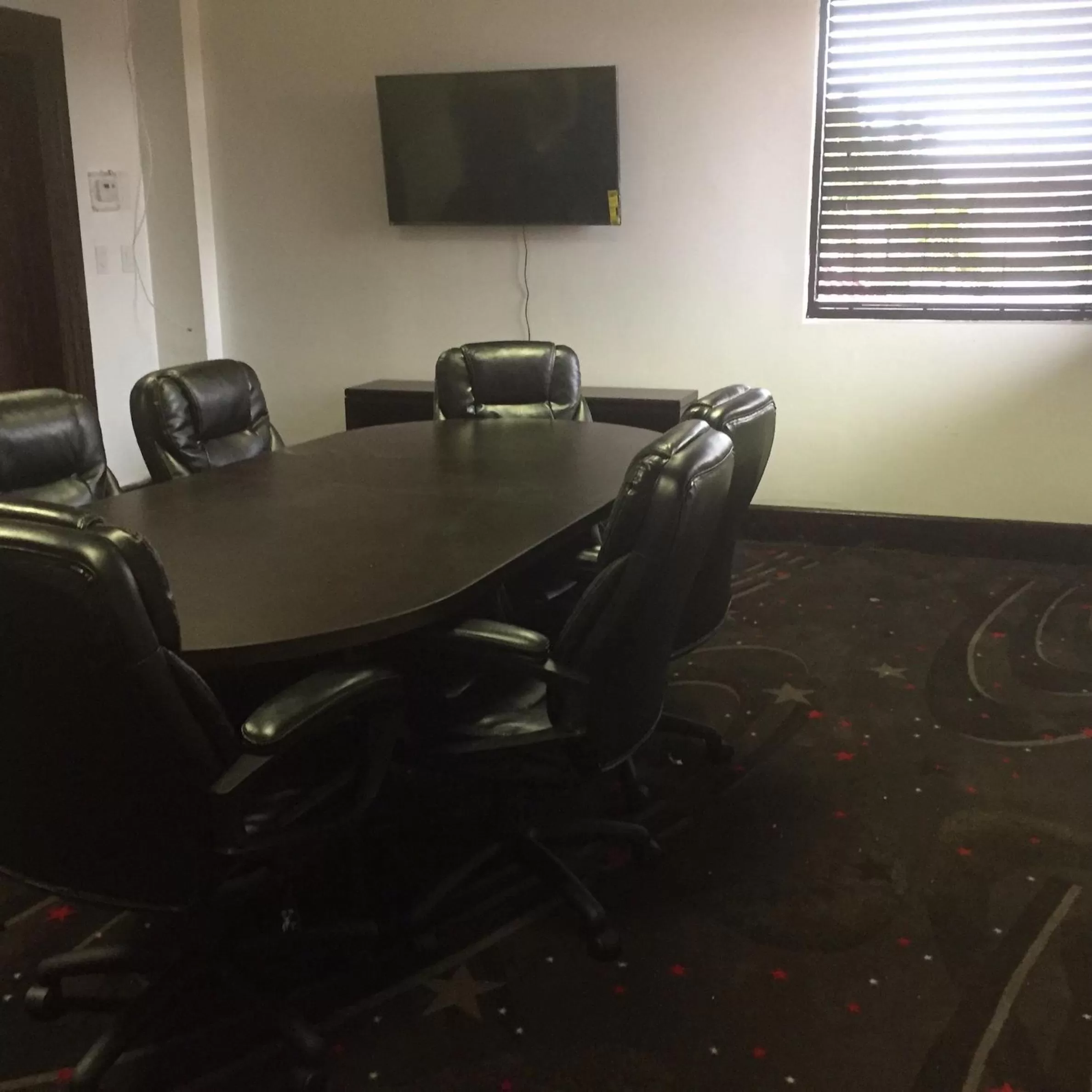 Banquet/Function facilities, TV/Entertainment Center in The Link Hotel on Sunrise