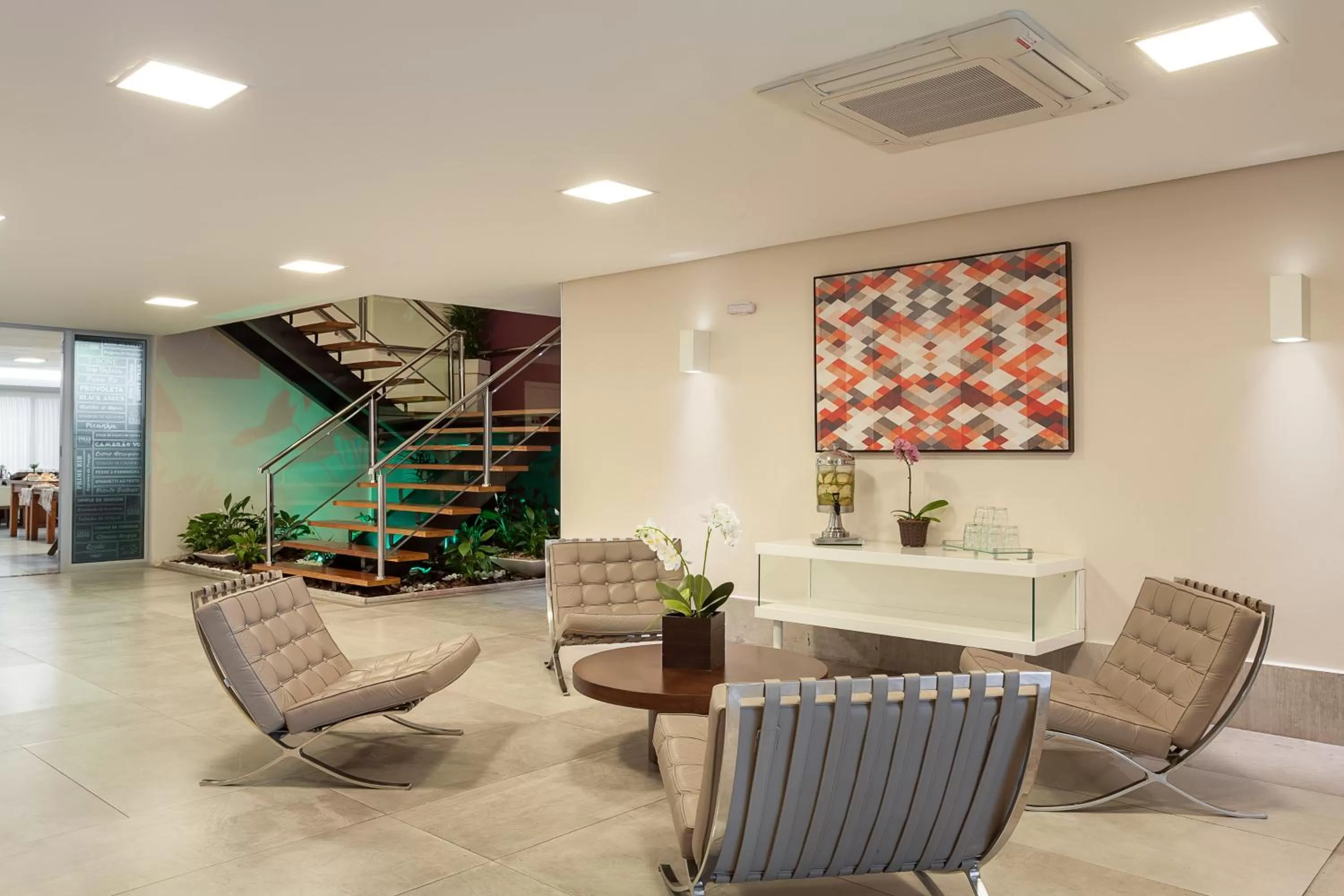 Lobby or reception in Ramada by Wyndham Macae Hotel & Suites