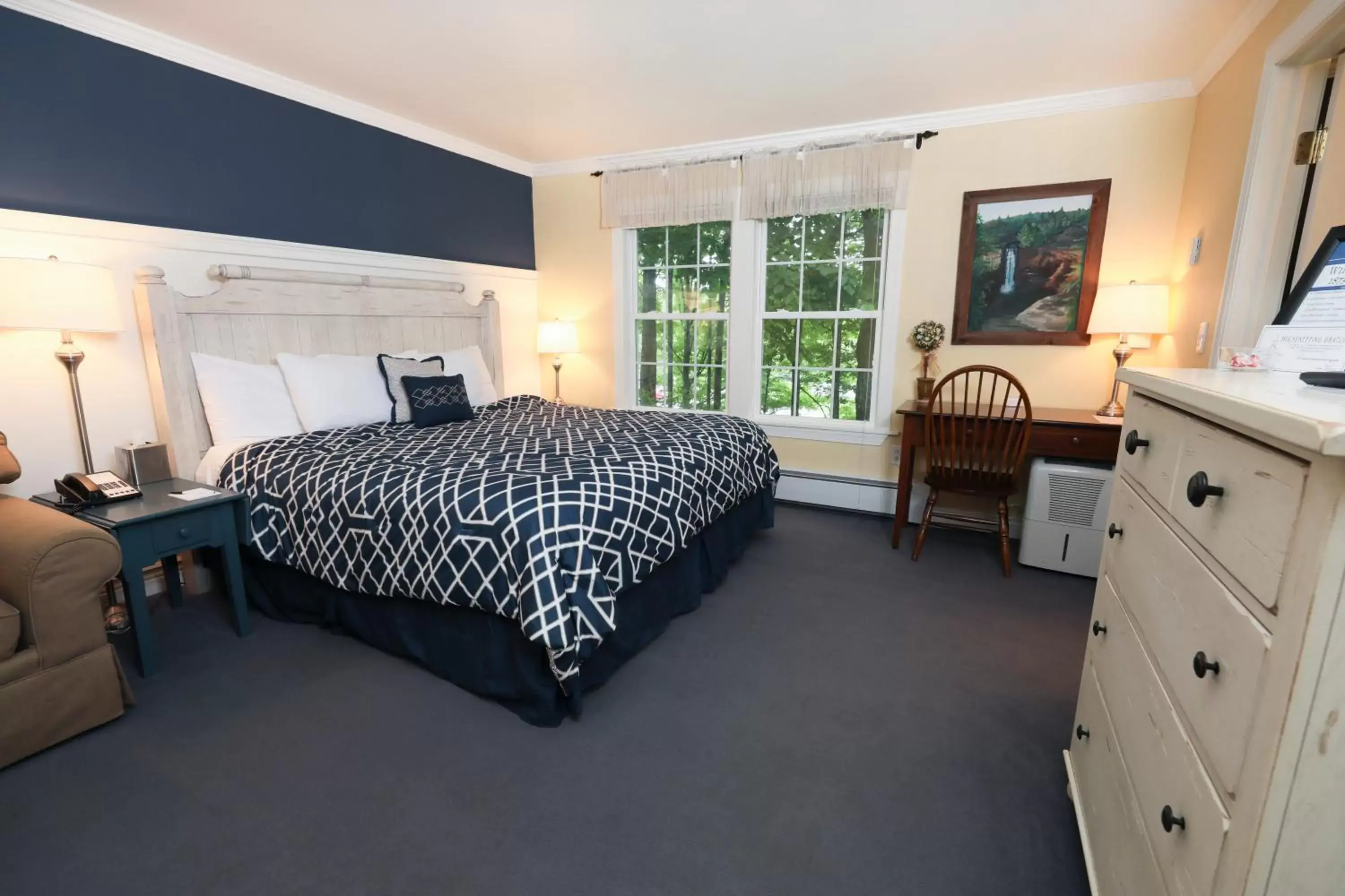 Bedroom in Inn at Taughannock Falls