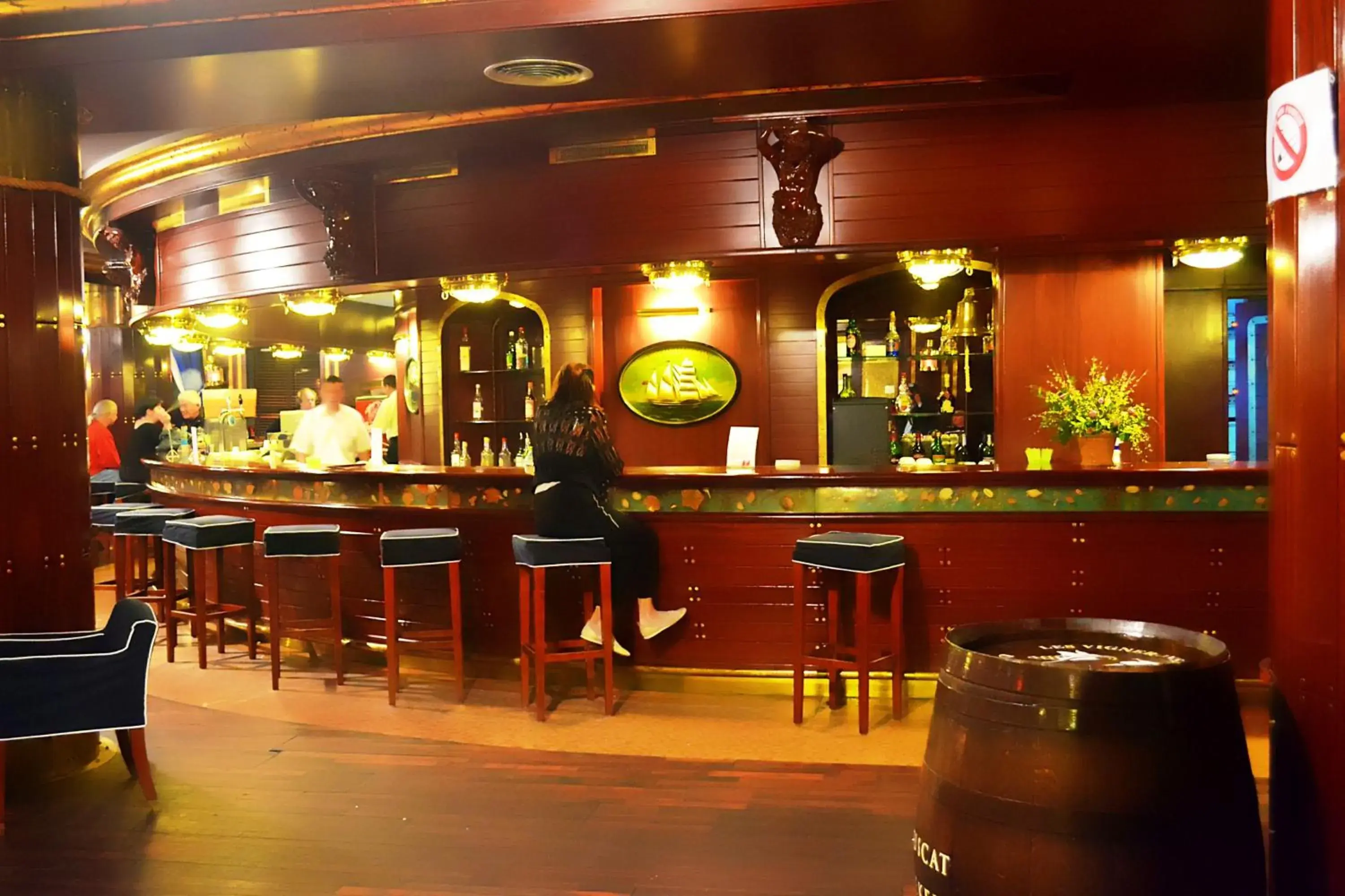 Lounge or bar in Regency Hotel & Spa Lounge or bar in Regency Hotel & Spa