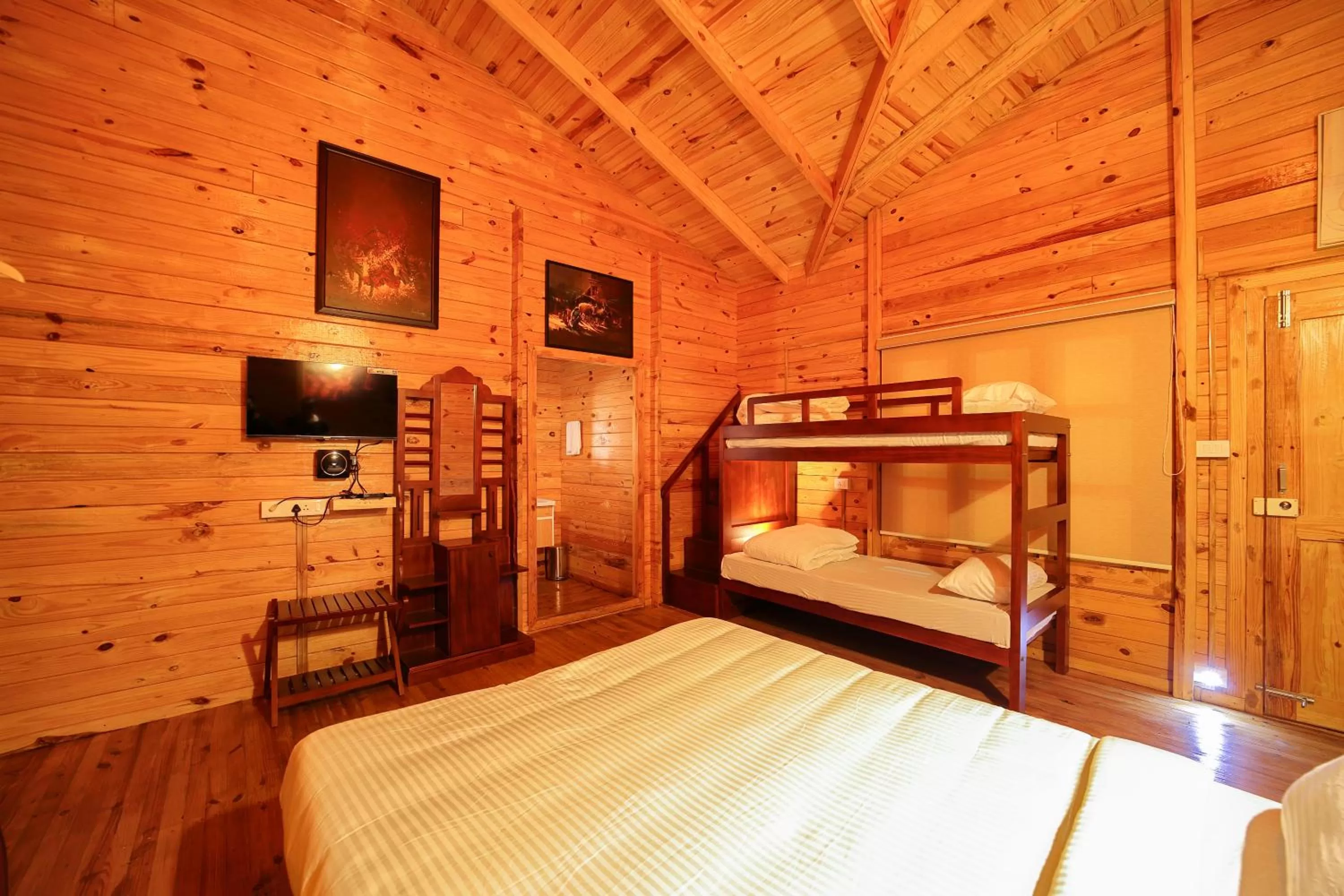 TV/Entertainment Center in Woodrose Resort