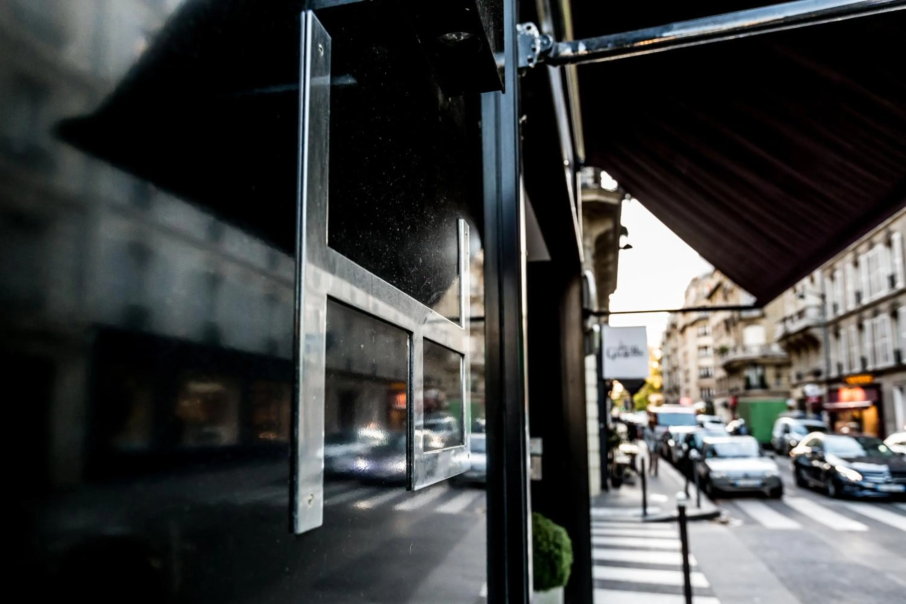 Property logo or sign in Hotel Duret Paris Champs Elysées