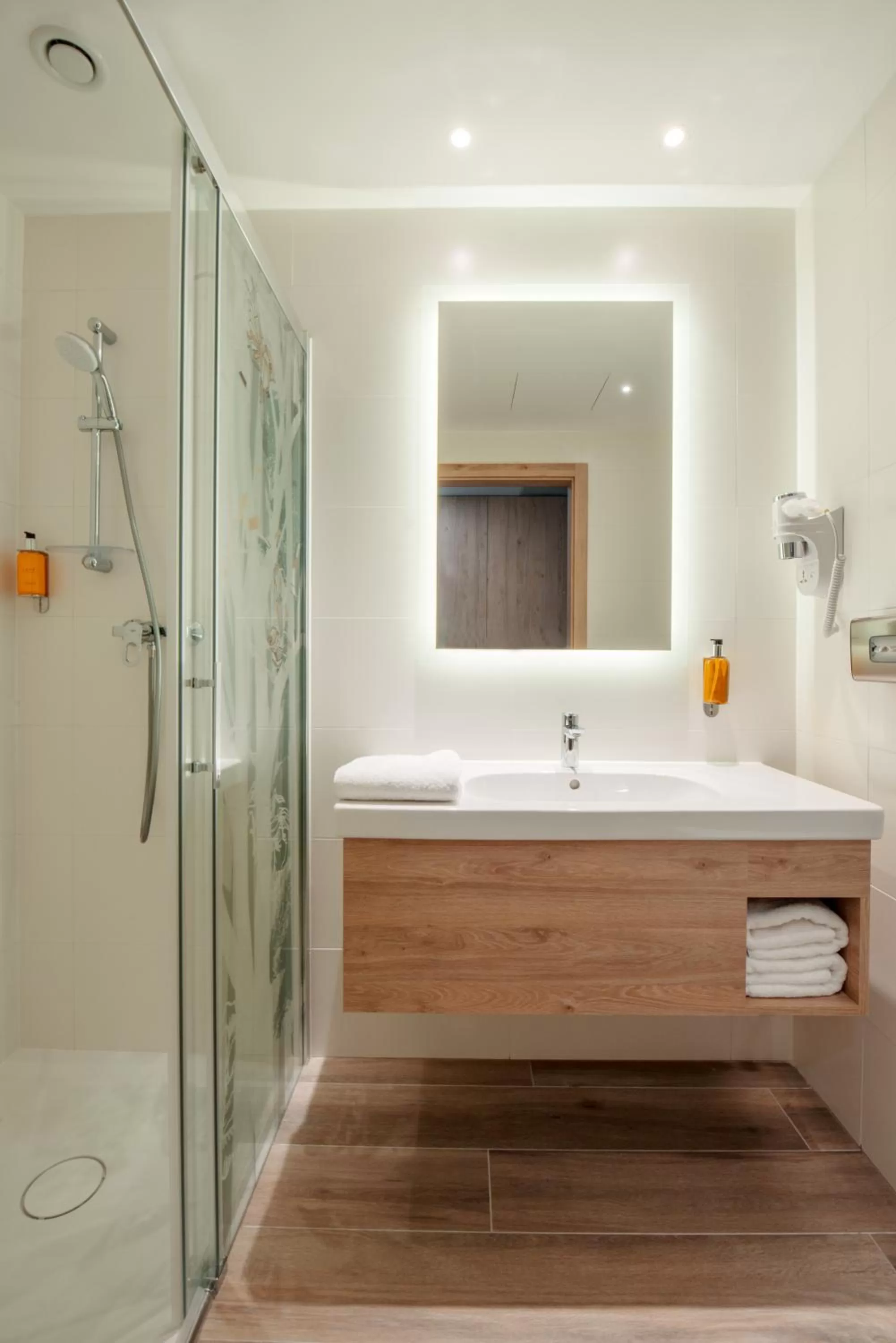 Bathroom in ibis Styles Kraków East