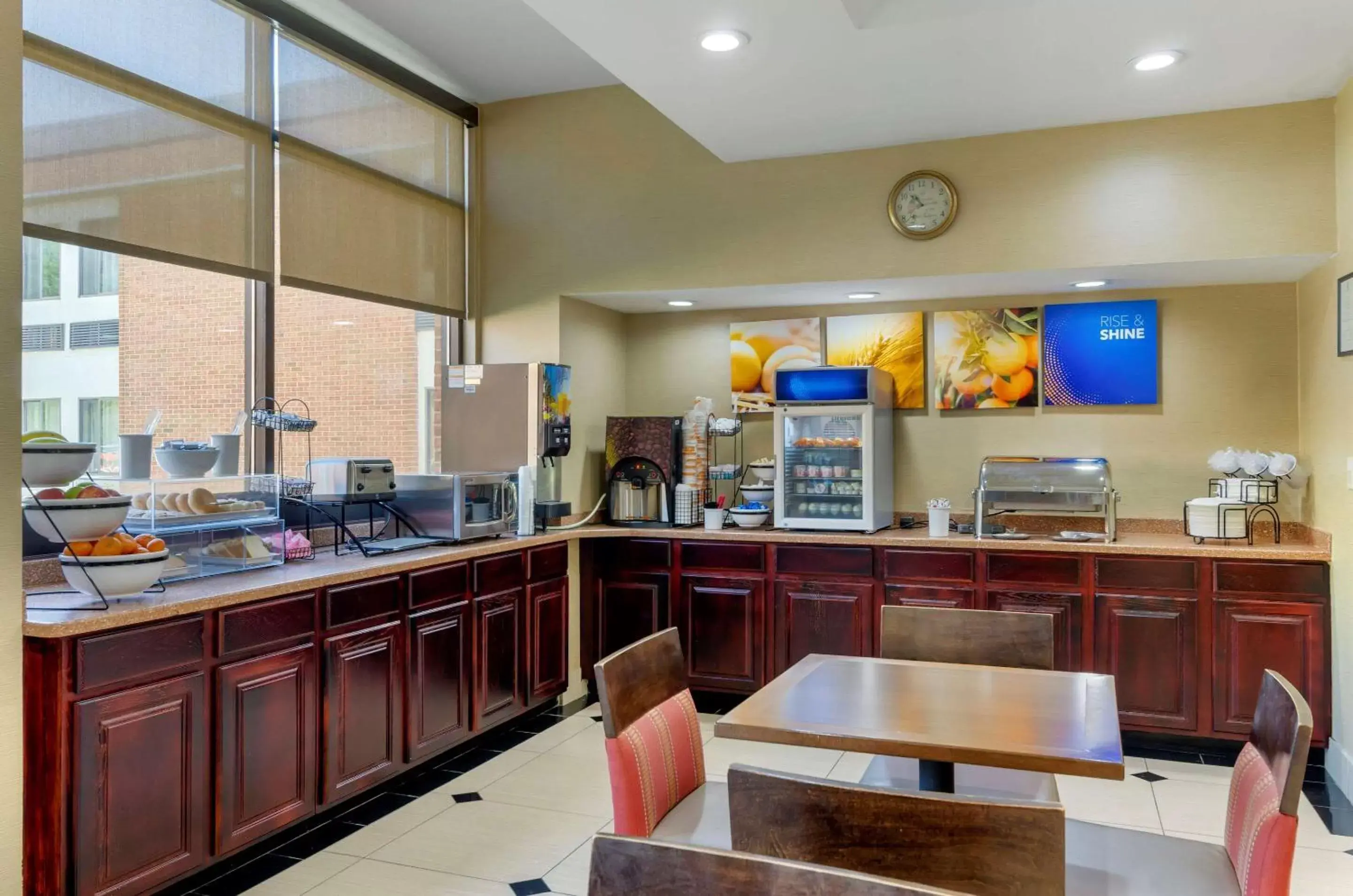 Restaurant/places to eat in Comfort Inn Restaurant/places to eat in Comfort Inn