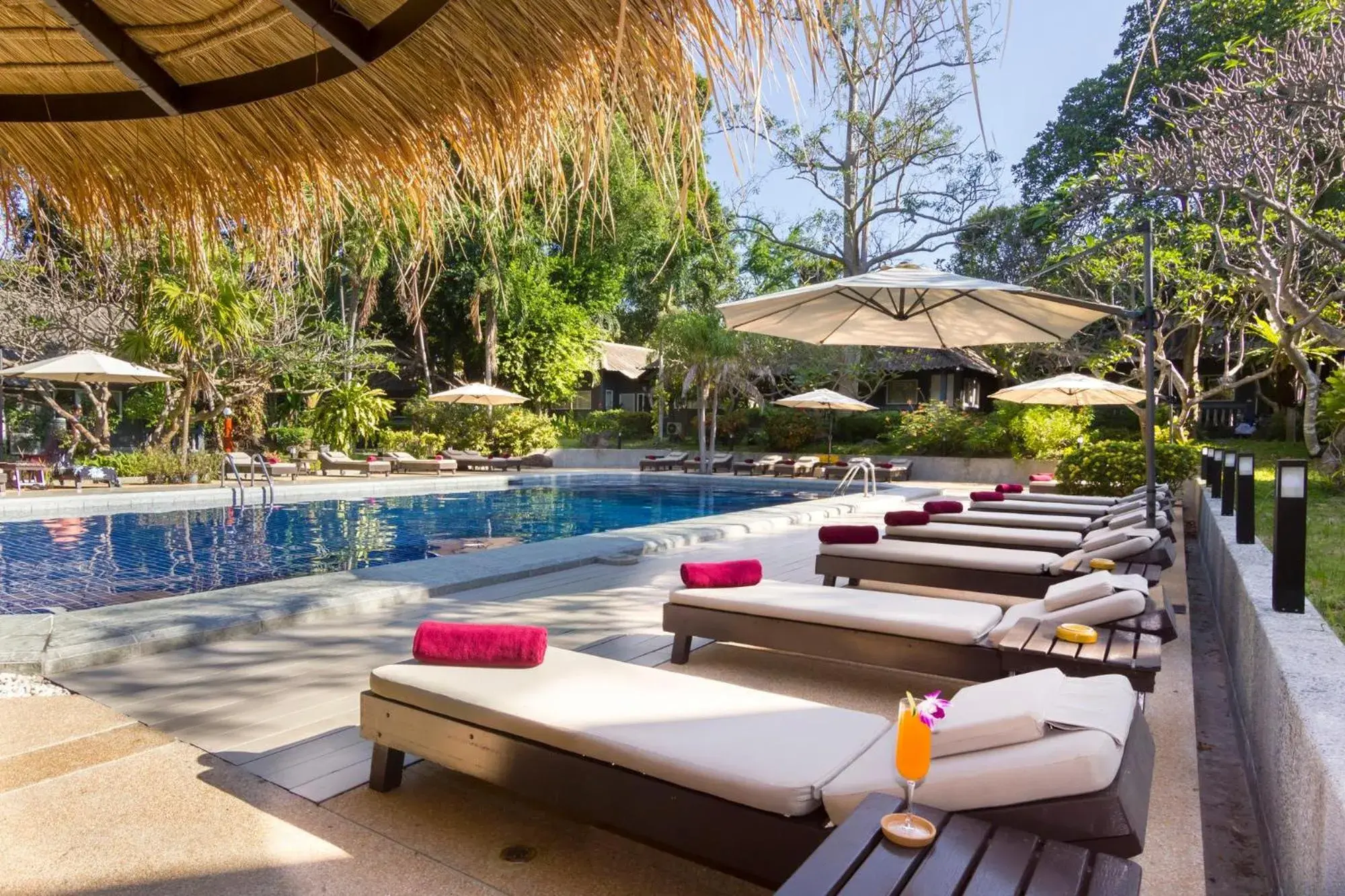 Pool view, Swimming Pool in Let's Hyde Pattaya Resort & Villas - Pool Cabanas