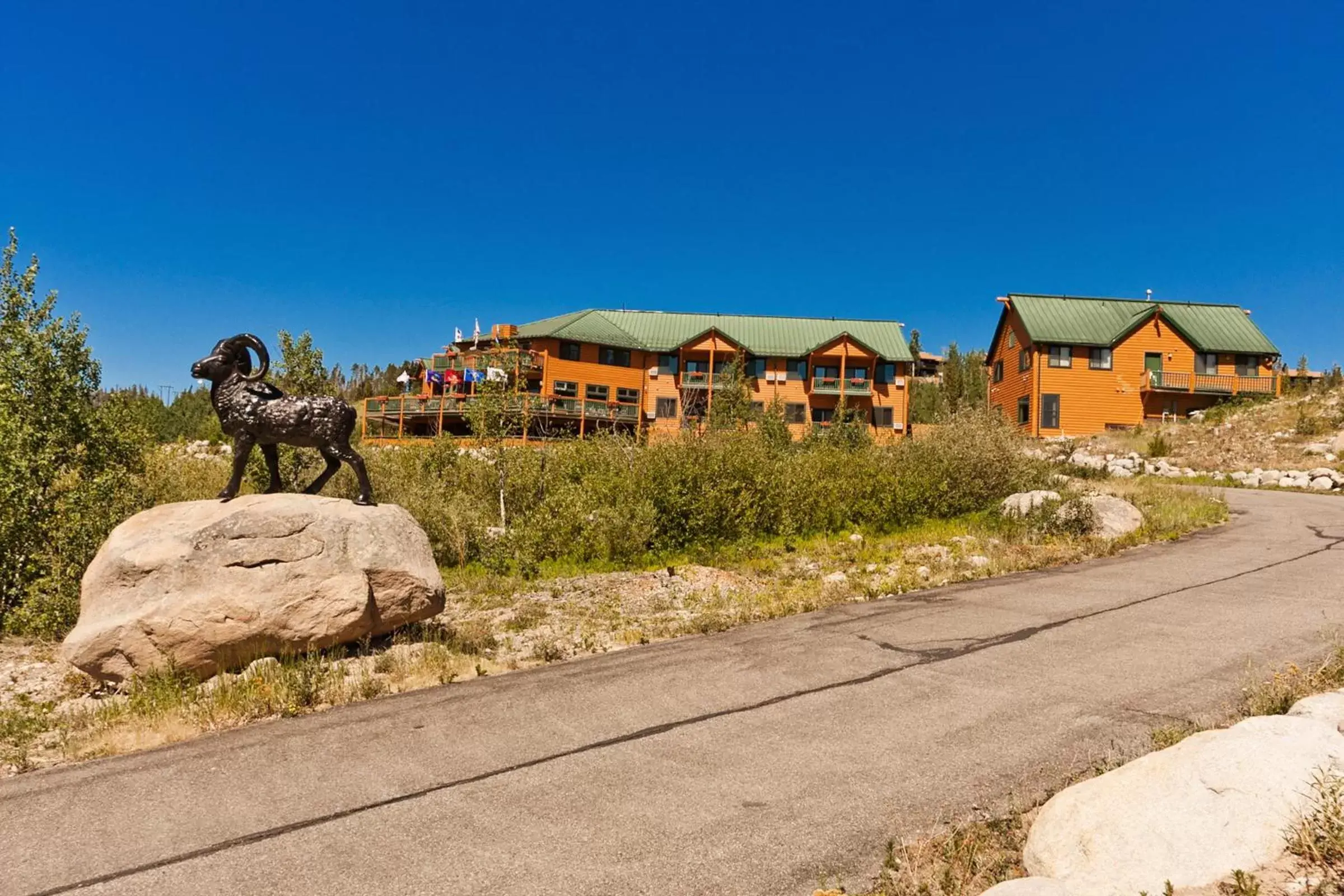 Bird's eye view, Property Building in Gateway Inn