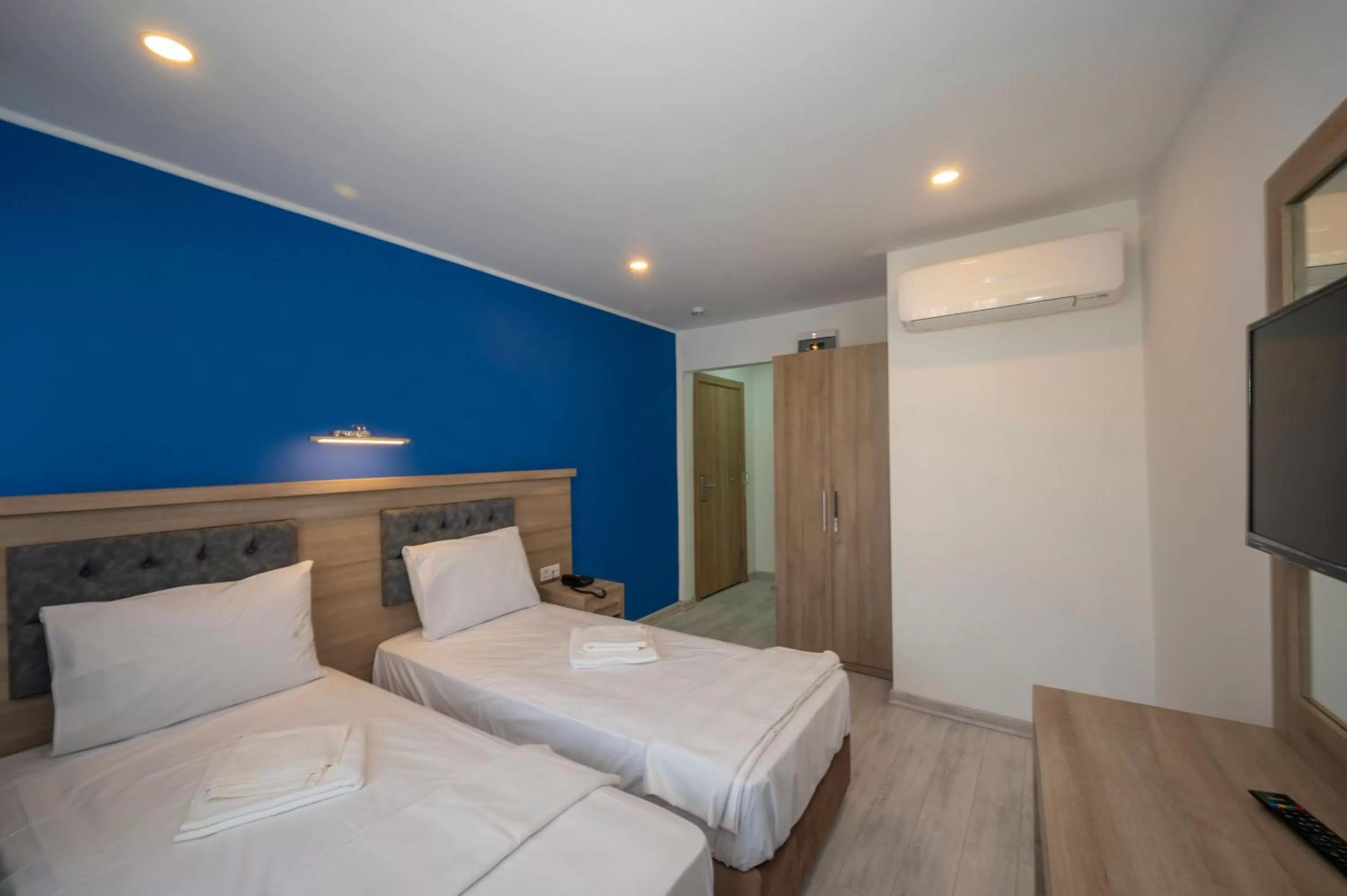 Photo of the whole room, Bed in Okda Hotel