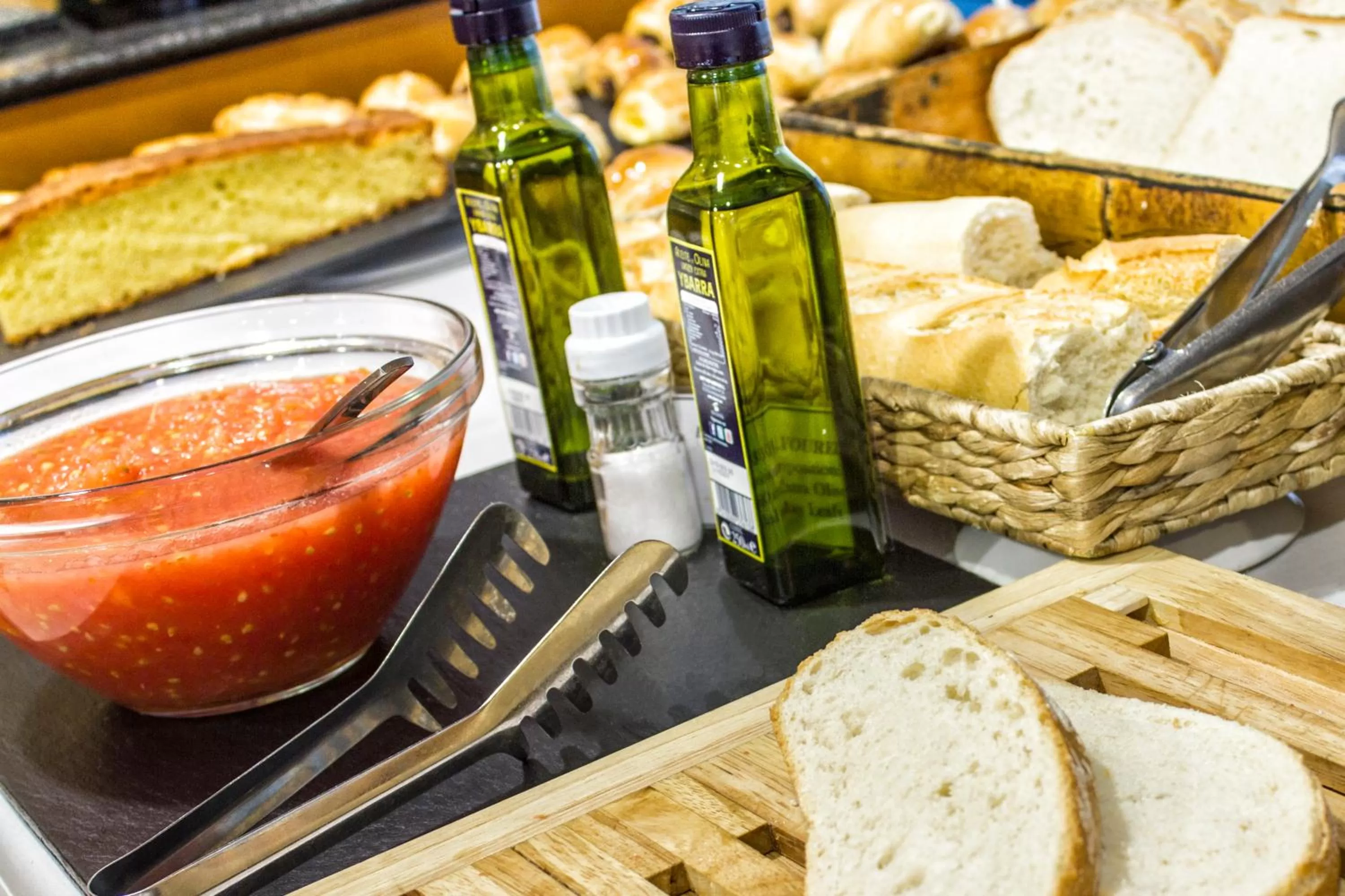 Buffet breakfast in Zenit Logroño