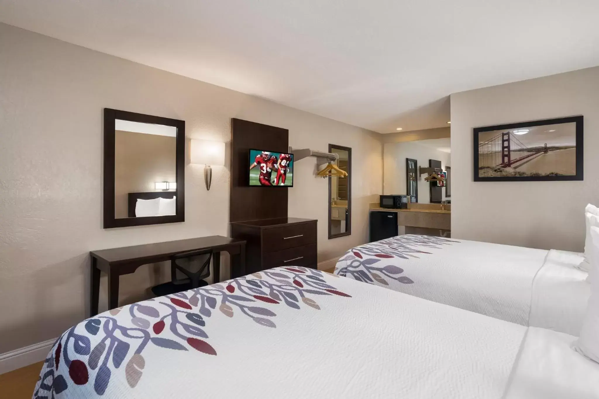 Photo of the whole room, Bed in Red Roof Inn Stockton Photo of the whole room, Bed in Red Roof Inn Stockton