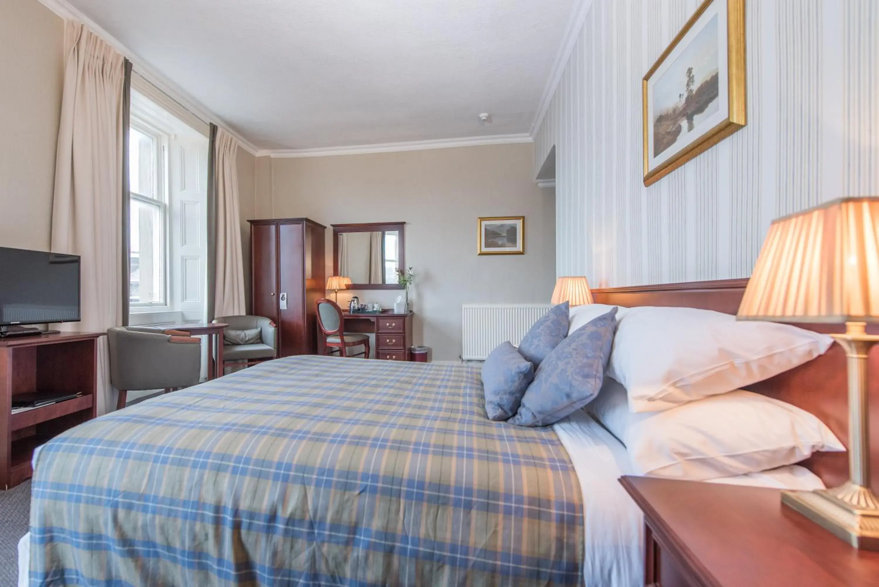 Photo of the whole room, Bed in The Royal Hotel Photo of the whole room, Bed in The Royal Hotel