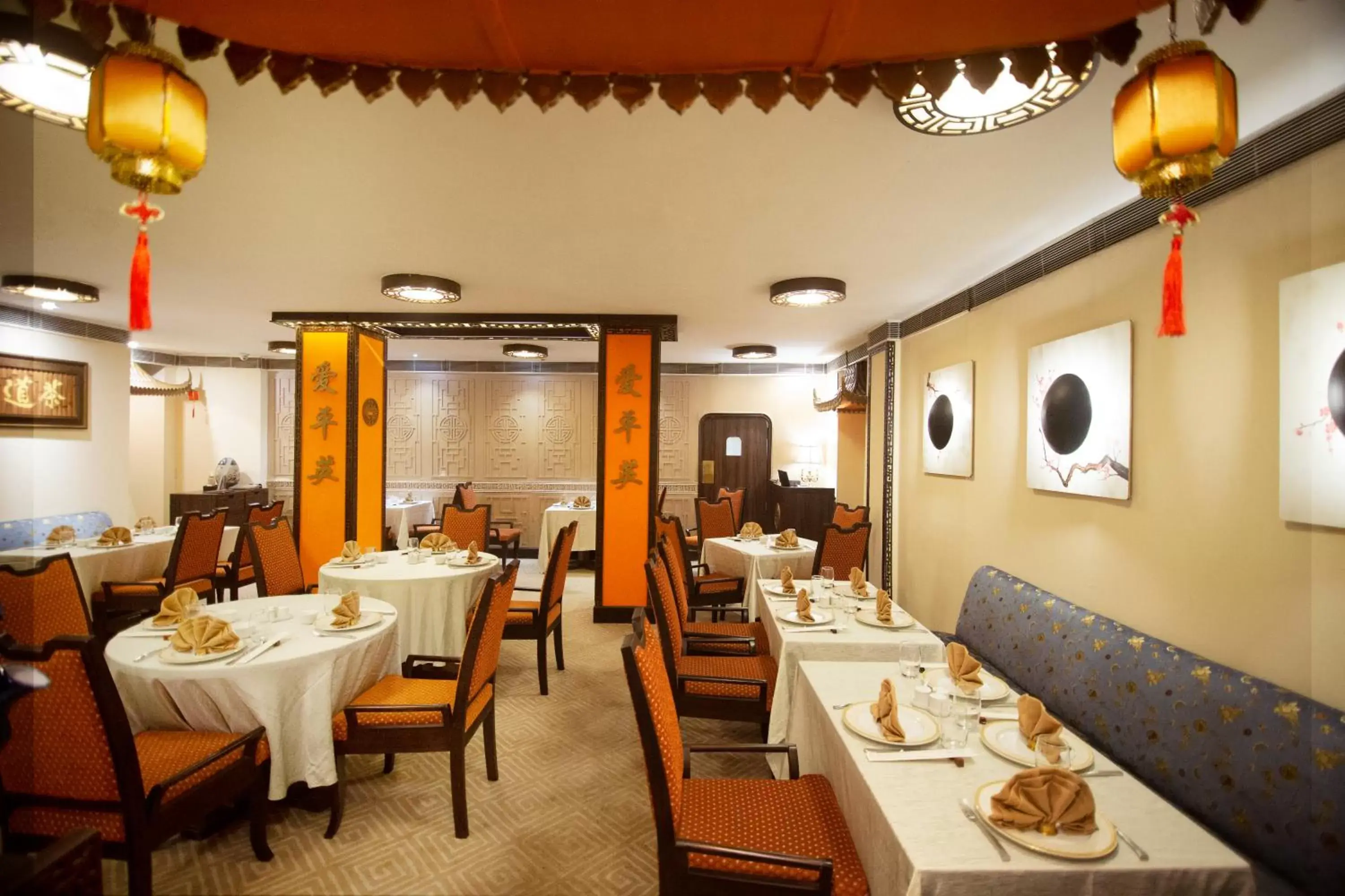 Restaurant/Places to Eat in Ambassador, New Delhi - IHCL SeleQtions