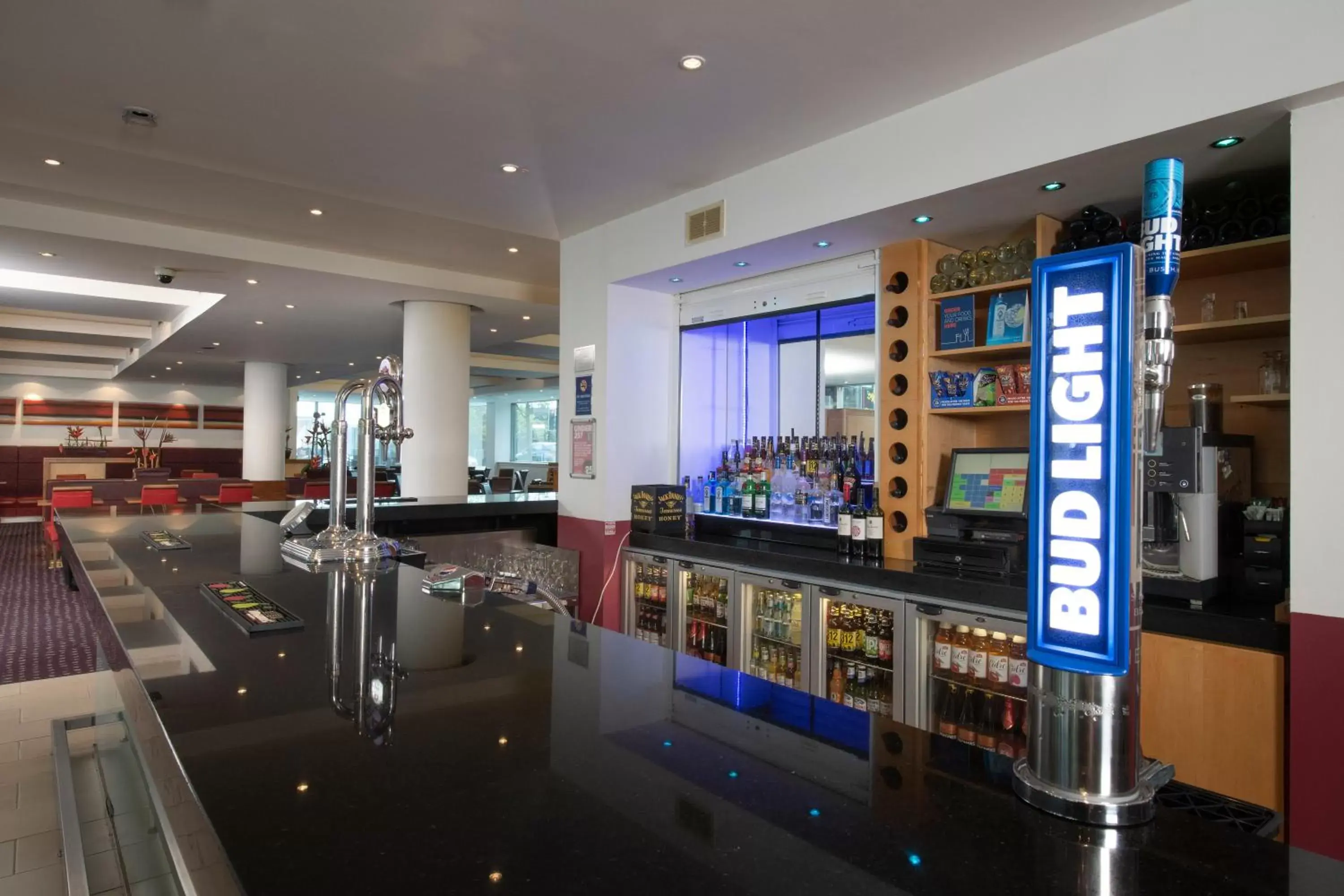 Lounge or bar in Holiday Inn Express Newcastle City Centre, an IHG Hotel