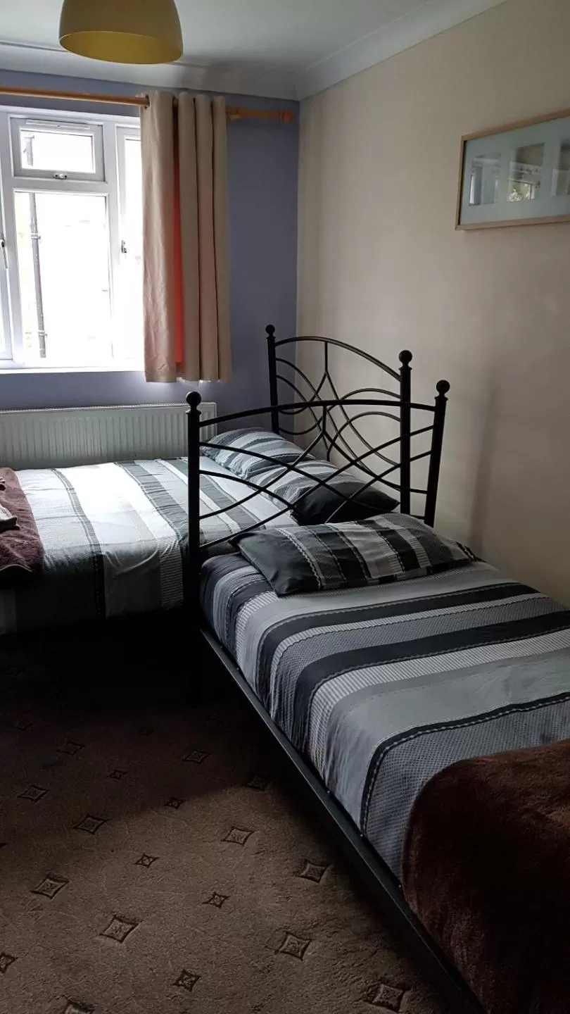 Bedroom, Bed in Hour Glass Hotel