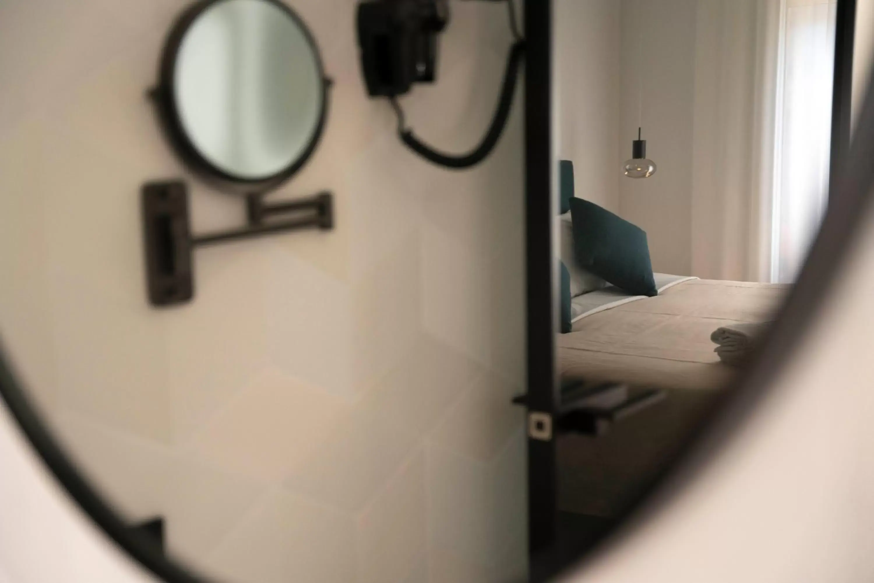 Bedroom, Bathroom in B&B Le Suites di Costanza