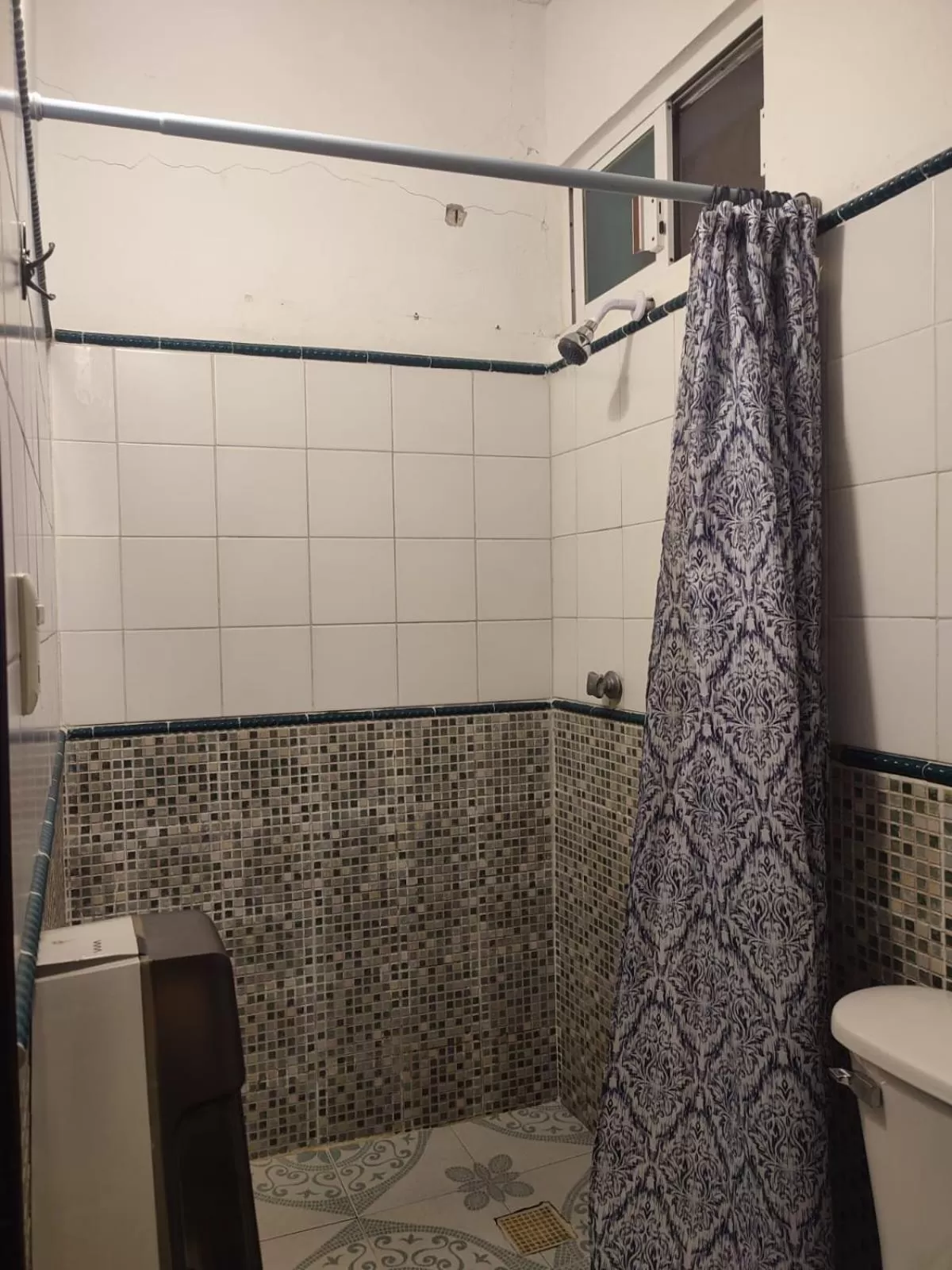 Shower, Bathroom in Hotel Rath