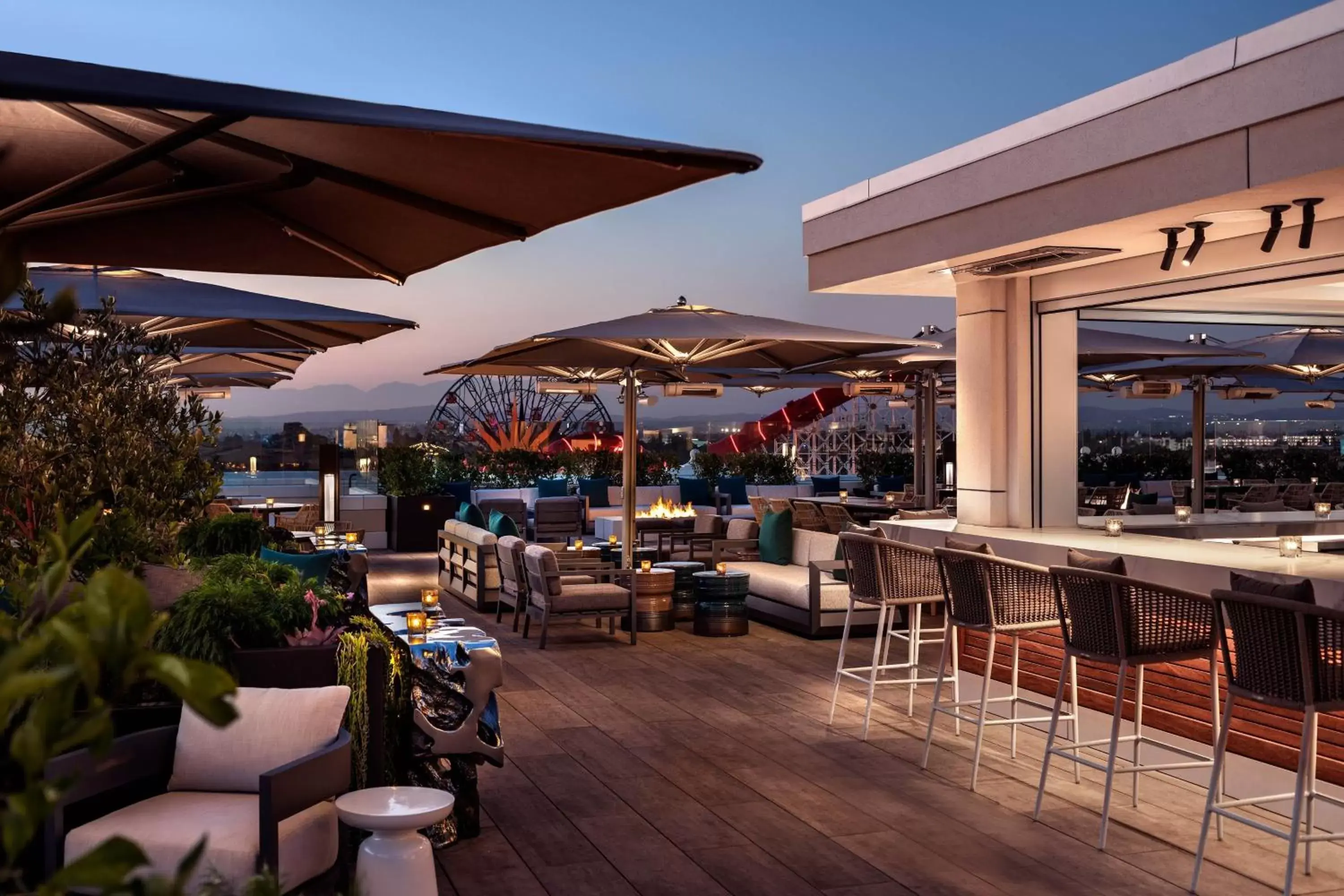 Lounge or bar, Restaurant/Places to Eat in The Westin Anaheim Resort