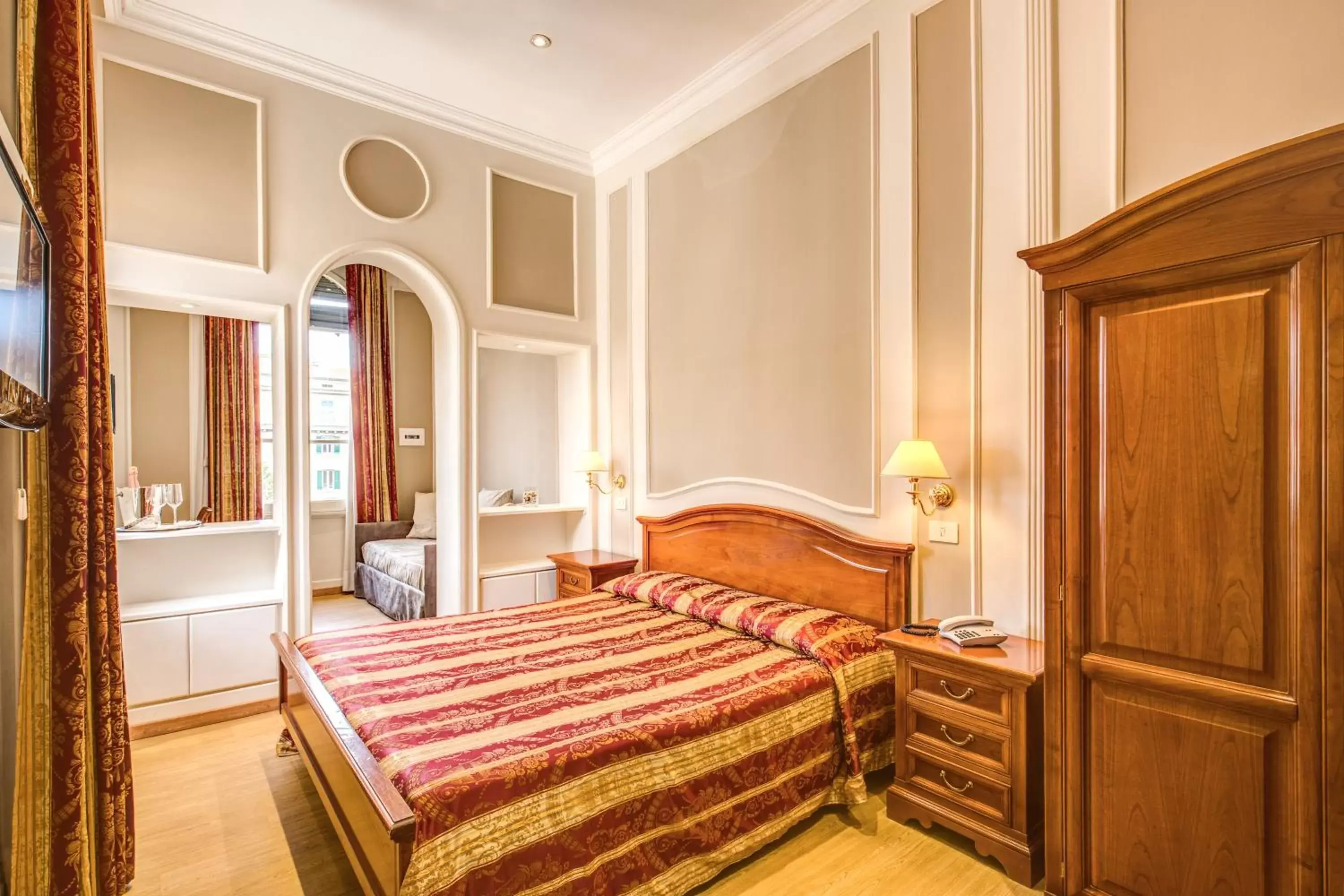 Bedroom, Bed in Rome Garden Hotel